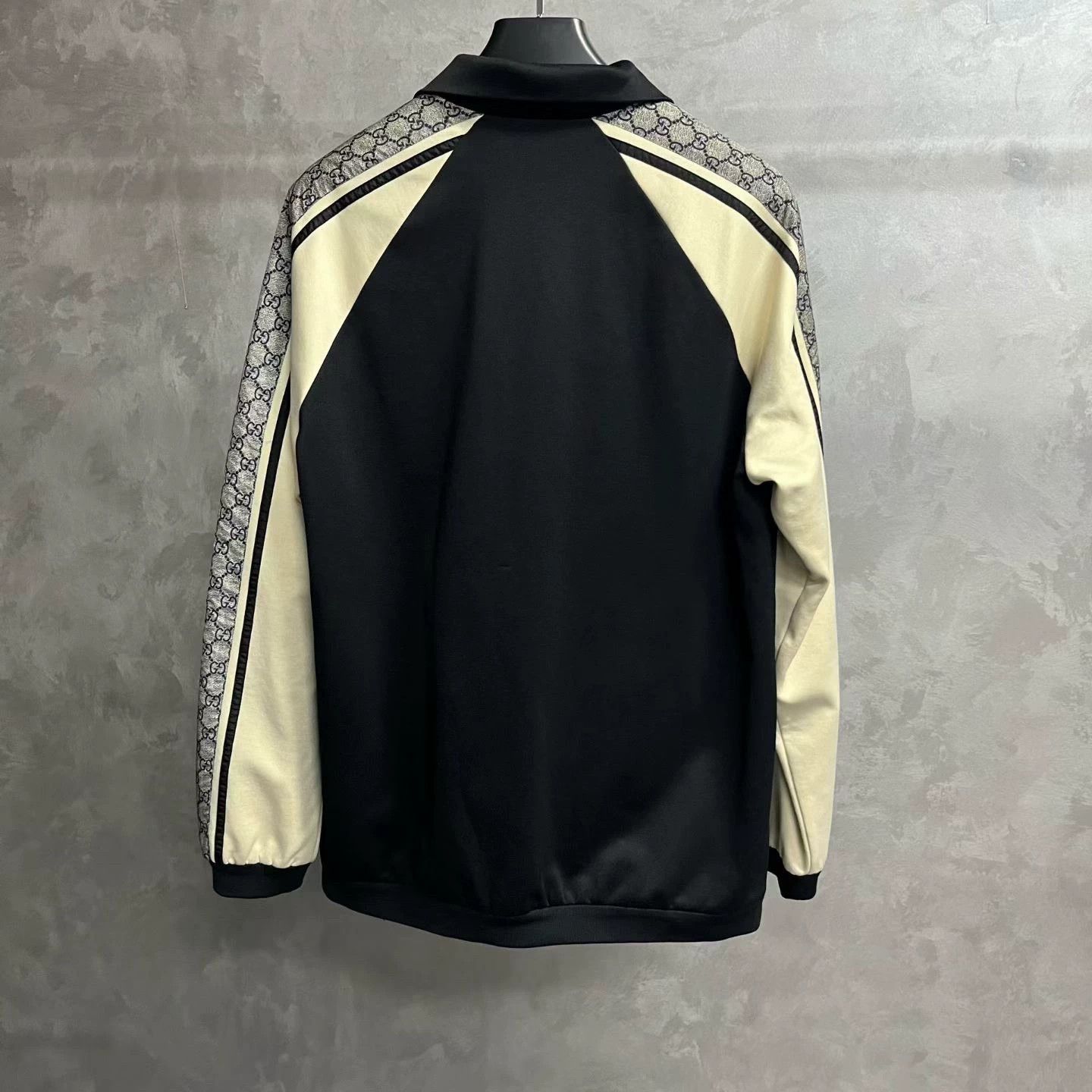 Gucci gucci black retro zip jacket with cream details Size US S / EU 44-46 / 1 - 2 Thumbnail