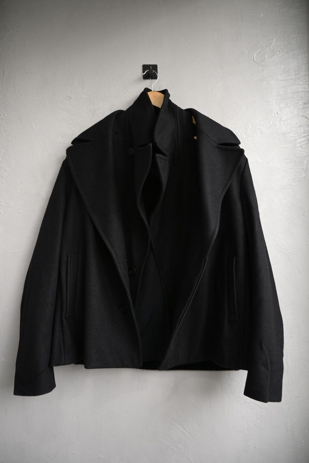 Emporio Armani Emporio Armani FW14 pony hair detachable collar crop jacket Size US L / EU 52-54 / 3 - 13 Thumbnail
