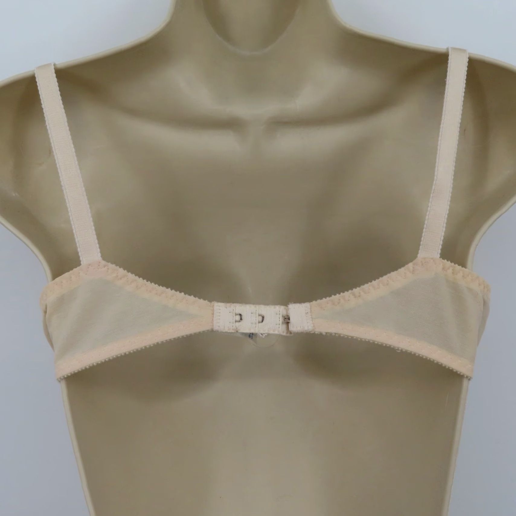 JCPenney VINTAGE J. C. Penney Fantasia Bra 36B Cream Underwire Lined Lace Satin Rosette 7236 Womens Size ONE SIZE - 5 Thumbnail