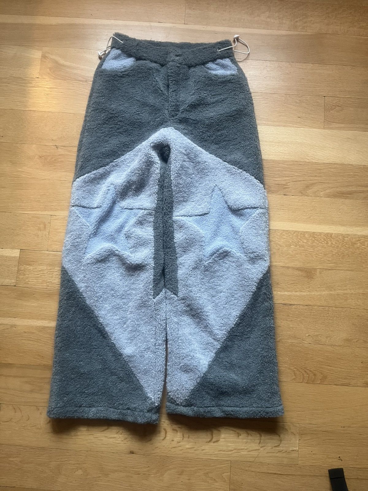 Other Vaprart fuzzy baggy sweats Size US 29 - 1 Thumbnail