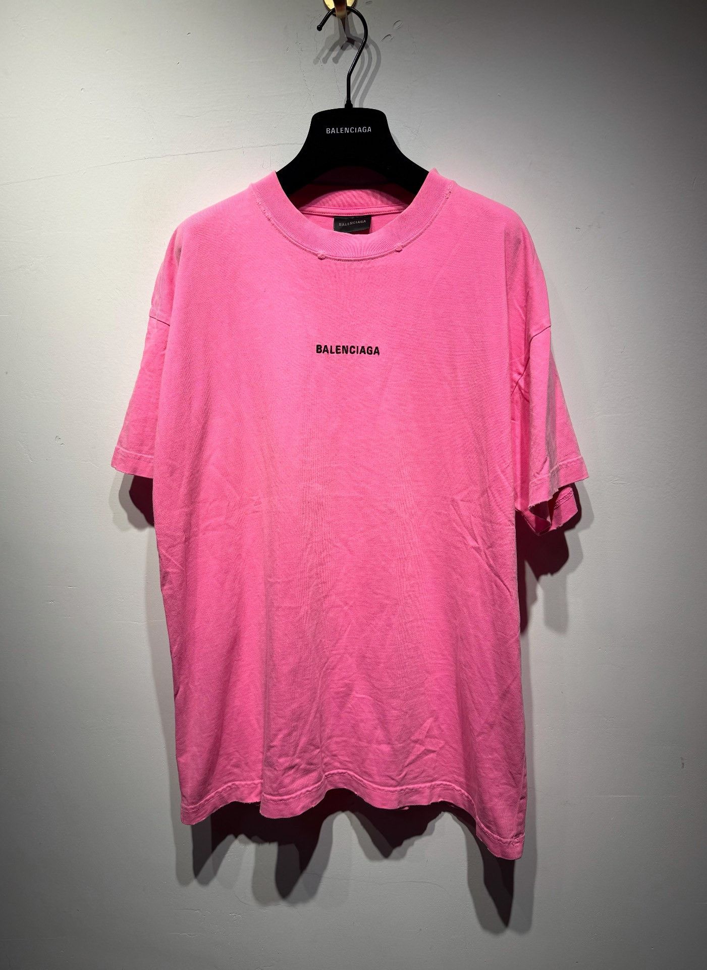Balenciaga Balenciaga Distressed Pink T-Shirt M Men Size US M / EU 48-50 / 2 - 1 Thumbnail