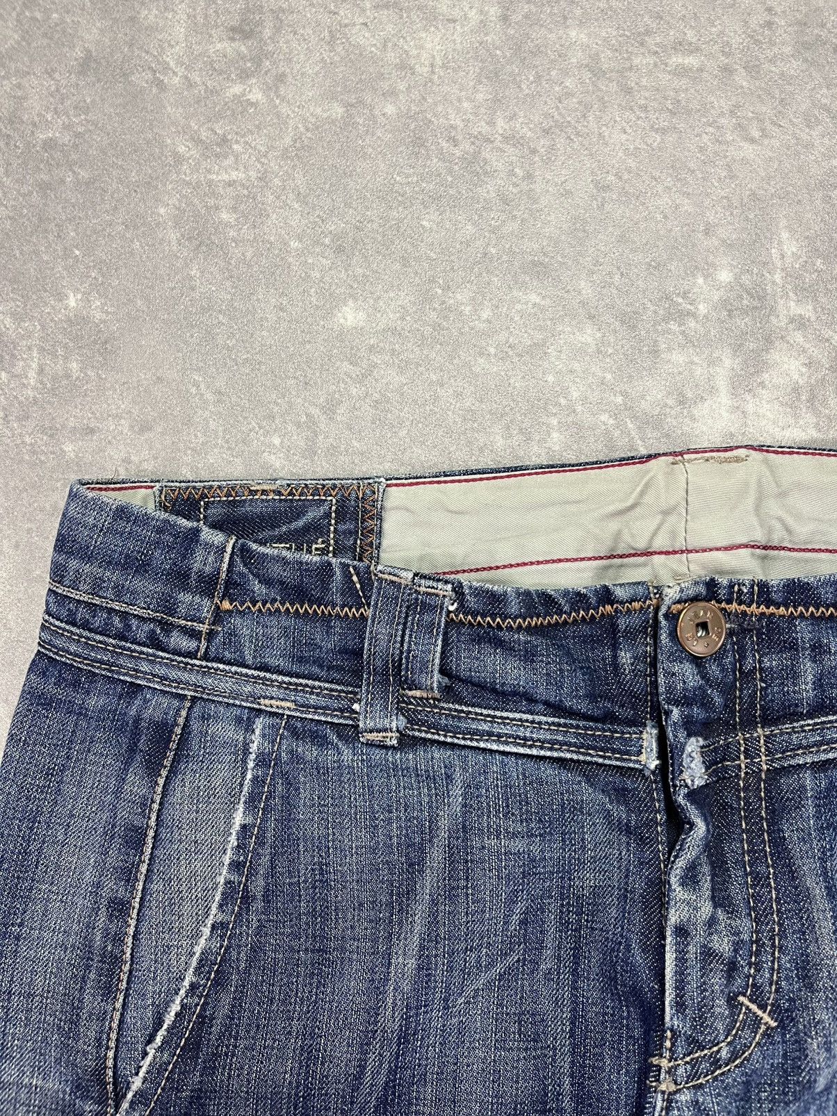 Marithe + Francois Girbaud 00s Marithe + Francois Girbaud Star Denim Shorts 29 Capri Size 29" - 7 Thumbnail