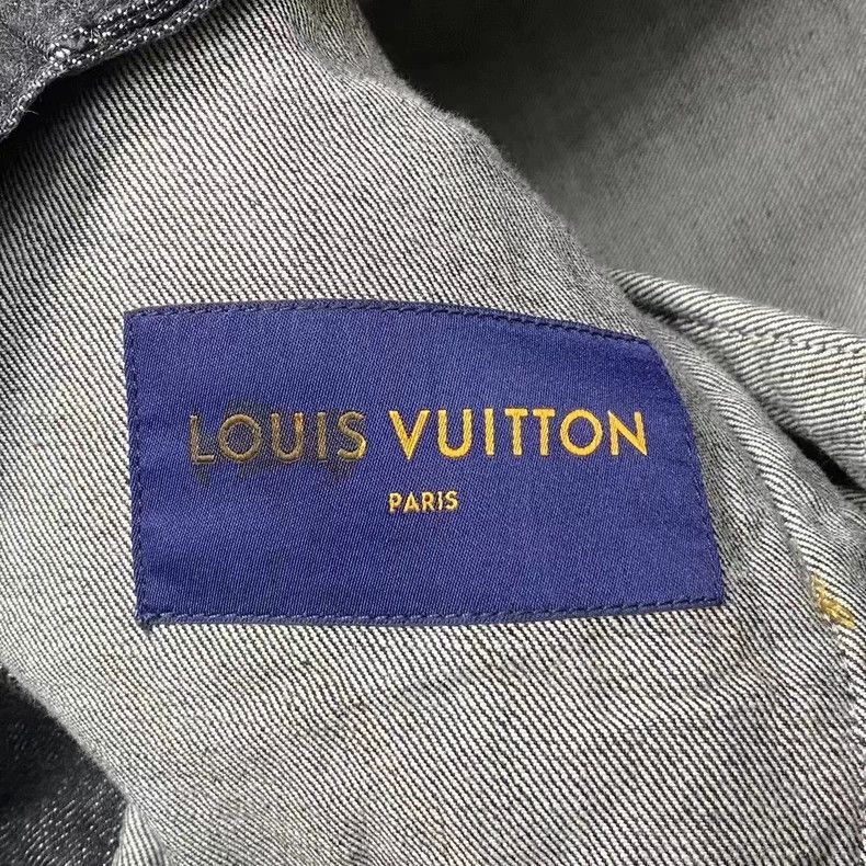 Louis Vuitton Louis Vuitton Blue bow-tie logo denim jacket Size US S / EU 44-46 / 1 - 5 Thumbnail