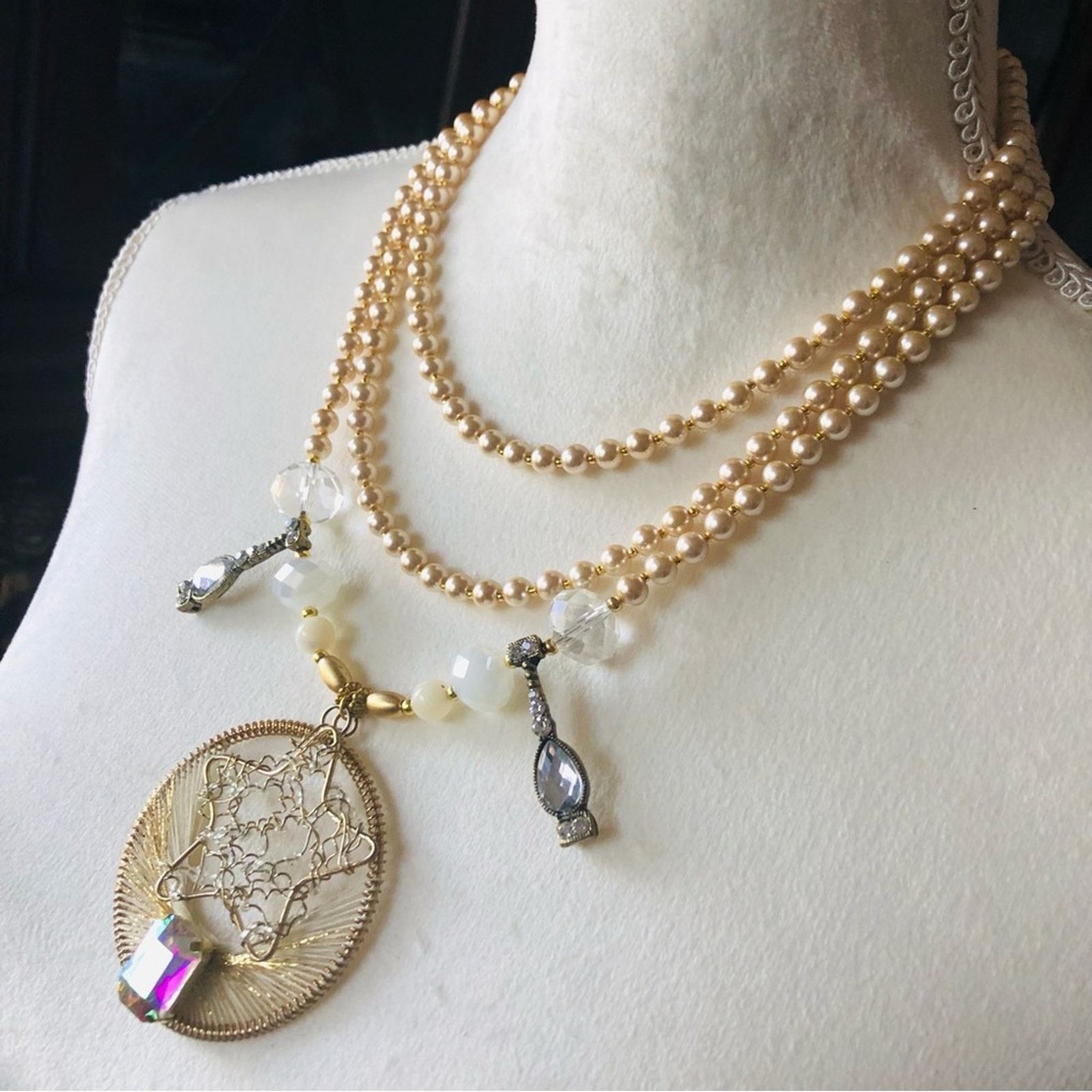 Handmade Handcrafted repurpose moon & stars gem Pearl necklace Size ONE SIZE - 4 Thumbnail