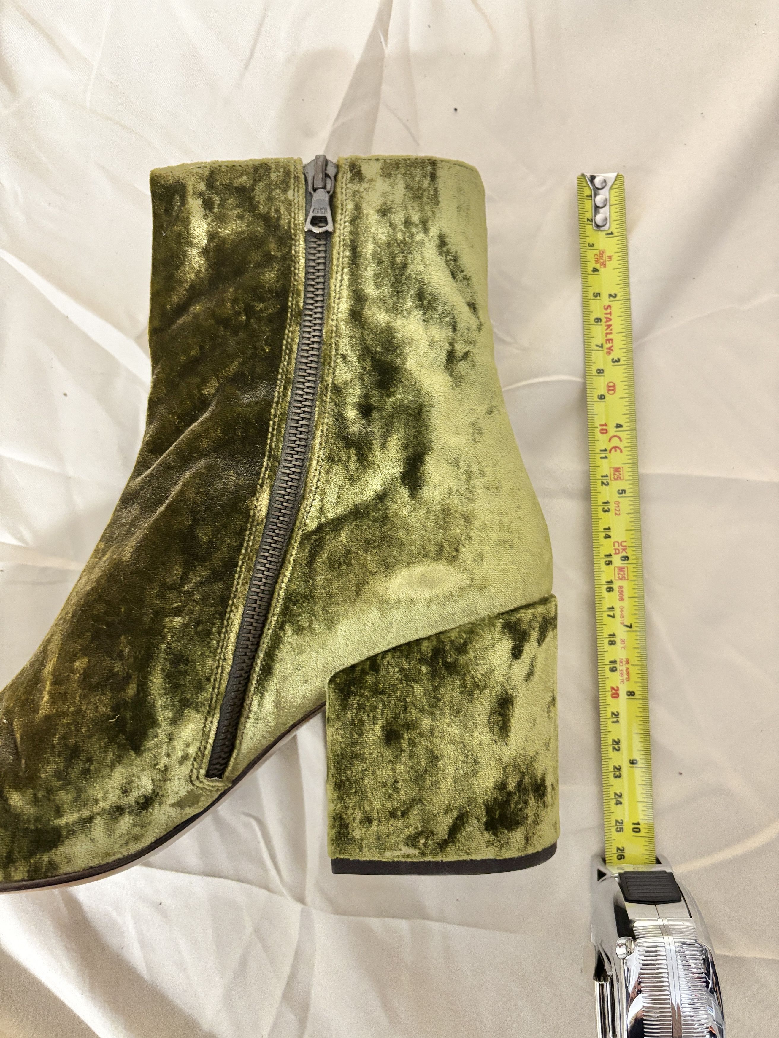 Dries Van Noten Dries Van Noten Green Velvet Ankle Boots, Runway A/W15 Size US 10 / IT 40 - 9 Thumbnail