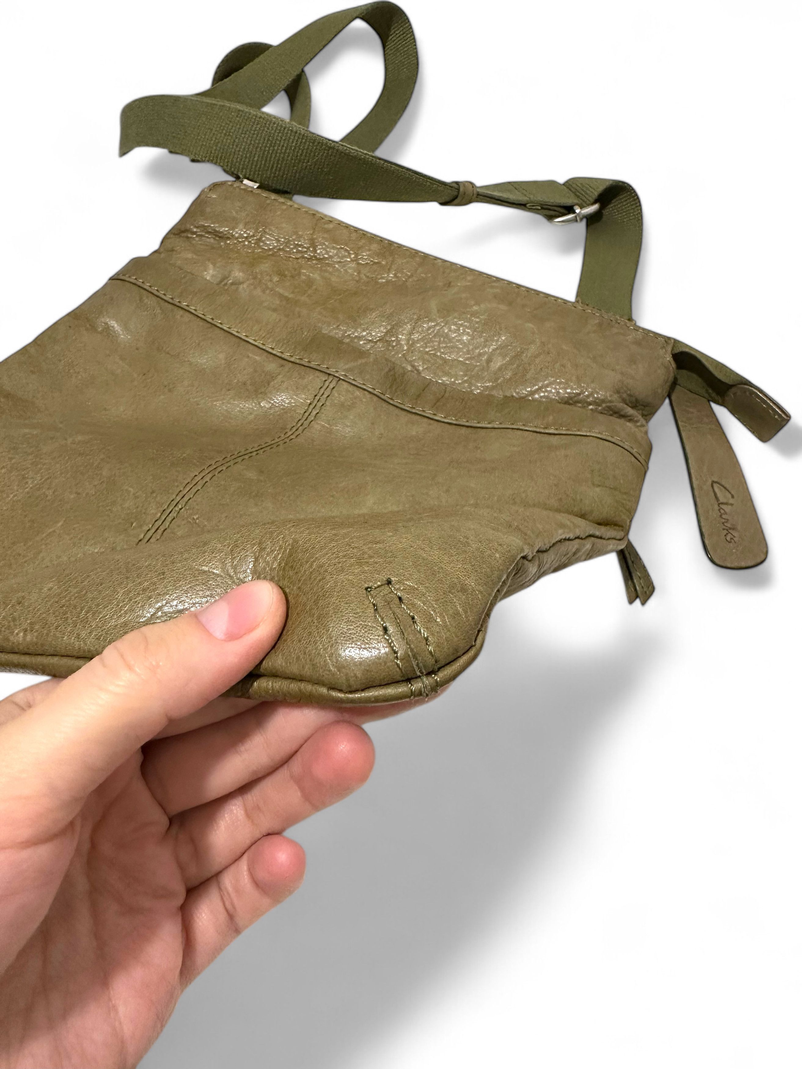 Clarks Clarks Green Leather Mid Size Zip Up Cross Body Bag Size ONE SIZE - 6 Thumbnail