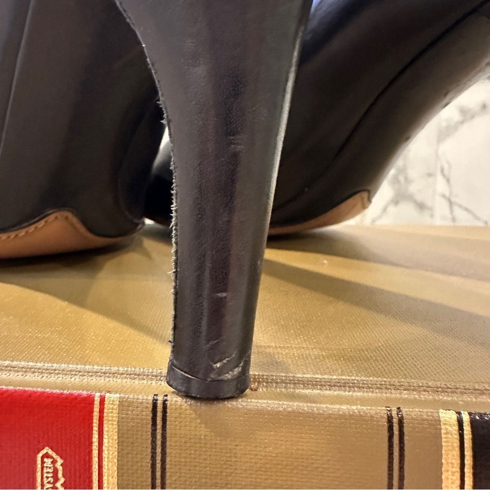 Bally Bally | Sirena | 8.5 | Black Classic Round Toe Pumps Heels Size US 8.5 / IT 38.5 - 6 Thumbnail
