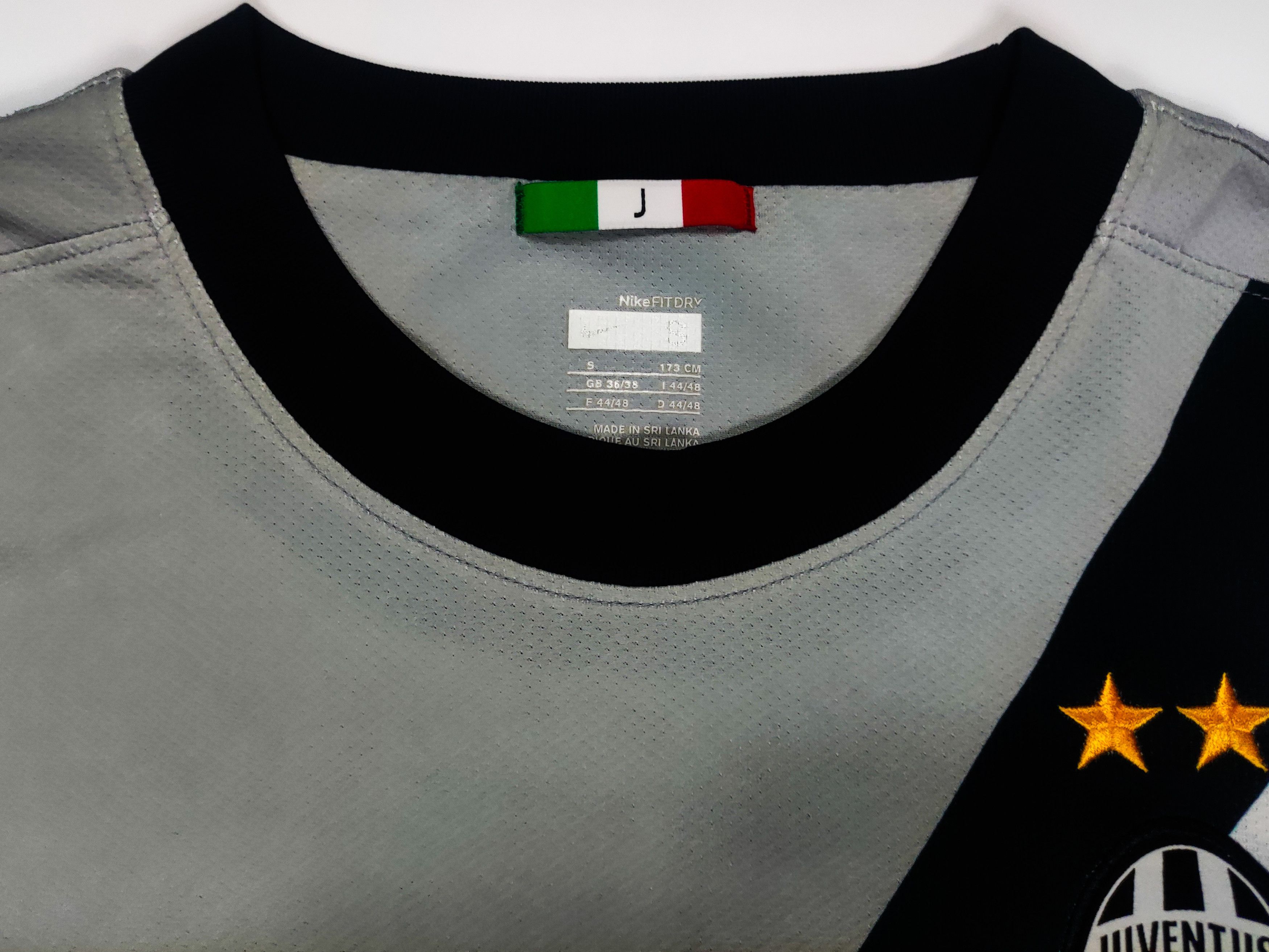 Nike Amauri #11 Juventus FC 2009 2010 Nike Away Shirt Kit Jersey Size US S / EU 44-46 / 1 - 7 Thumbnail