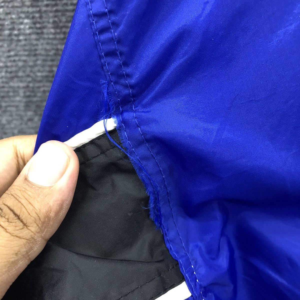 Vintage Vintage Karl Kani Spellout Embroidered Windbreaker Jacket Size US L / EU 52-54 / 3 - 15 Thumbnail