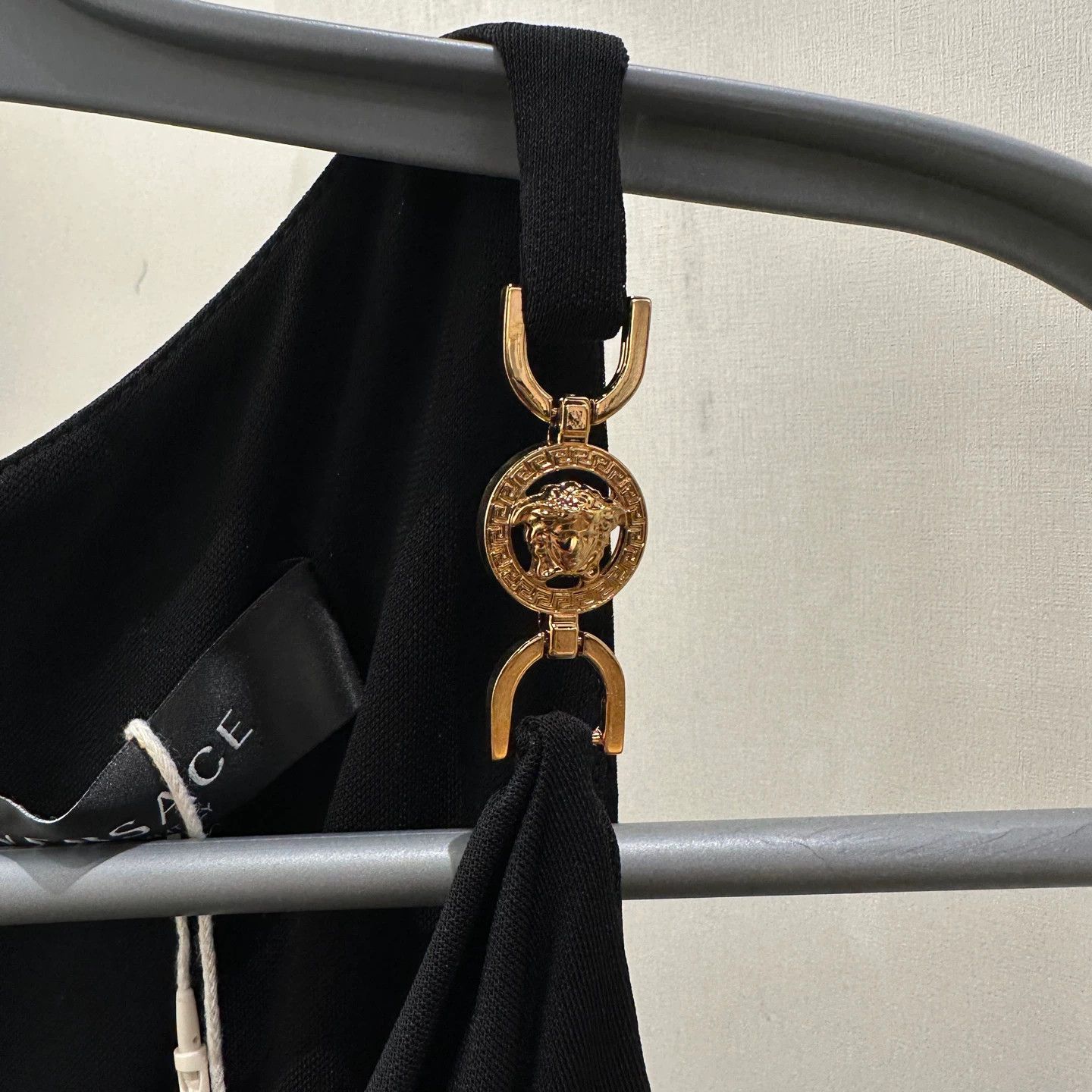 Versace Versace apr506 Sleeveless Logo Gold Buckle Dress 36 Size XS / US 0-2 / IT 36-38 - 6 Thumbnail