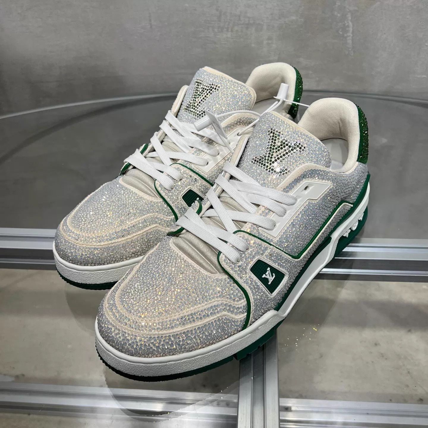Louis Vuitton LV Trainer White Green Diamond-Embellished UK7.5/41.5 YH25837 Size US 8.5 / EU 41-42 - 2 Thumbnail