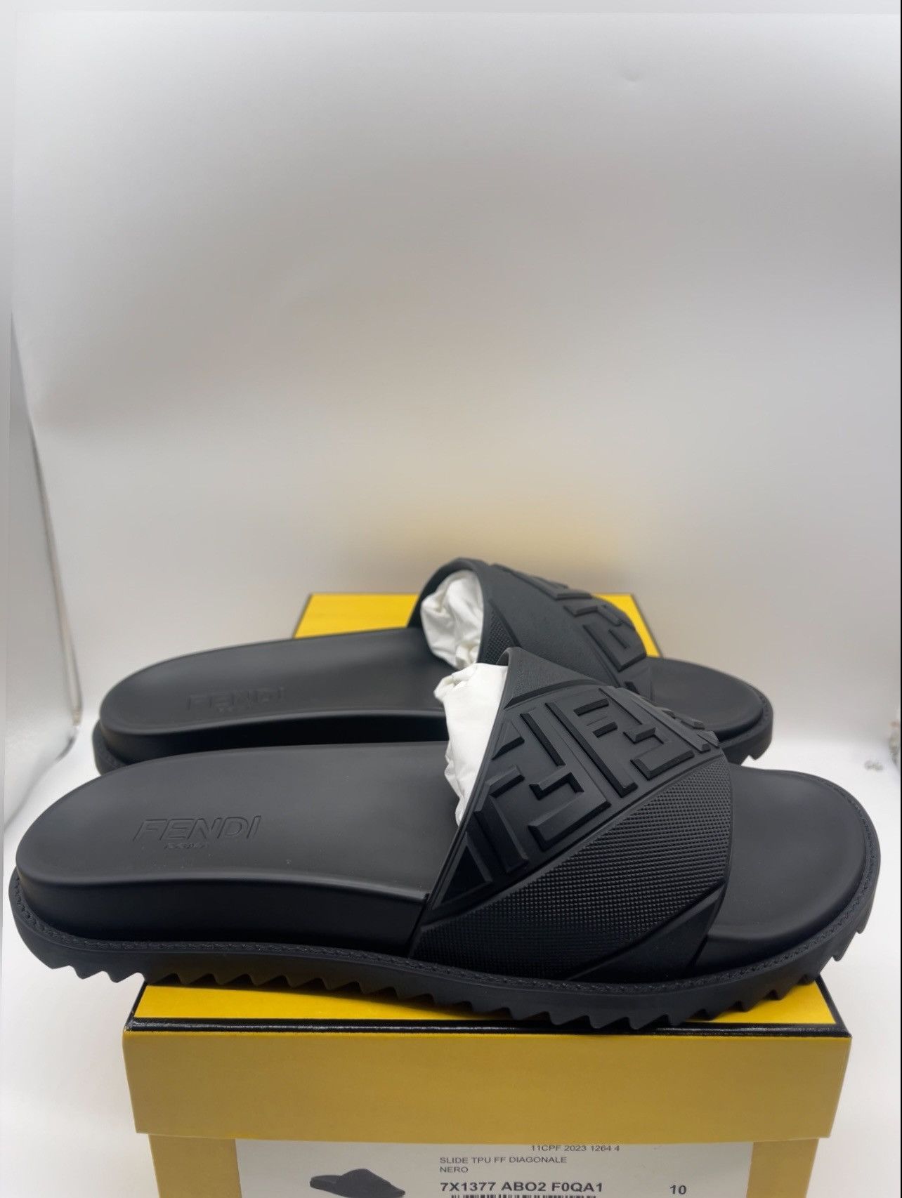 Fendi FENDI FENDI FF SLIDERS Size US 12 / EU 45 - 3 Thumbnail
