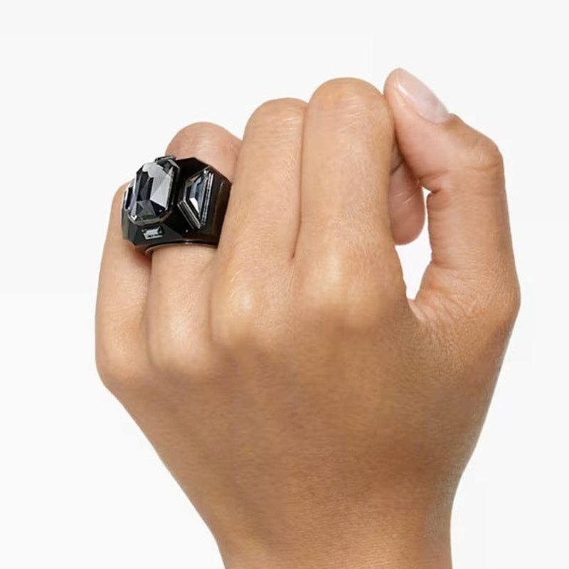 Swarovski Swarovski Chroma cocktail ring Black, 60 EUR / 9 USA Size ONE SIZE - 9 Thumbnail