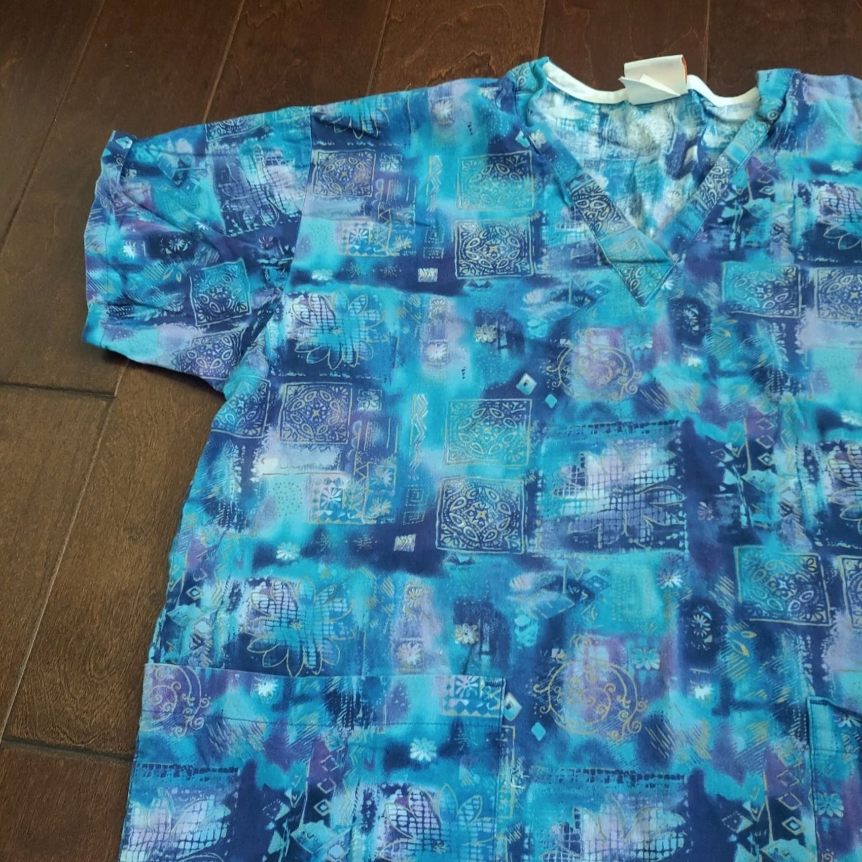 Vintage Peaches Women's Scrub Top Floral Print Blue with Pockets XS - Cotton - Medical - Mexico - B685 Size XS / US 0-2 / IT 36-38 - 6 Thumbnail