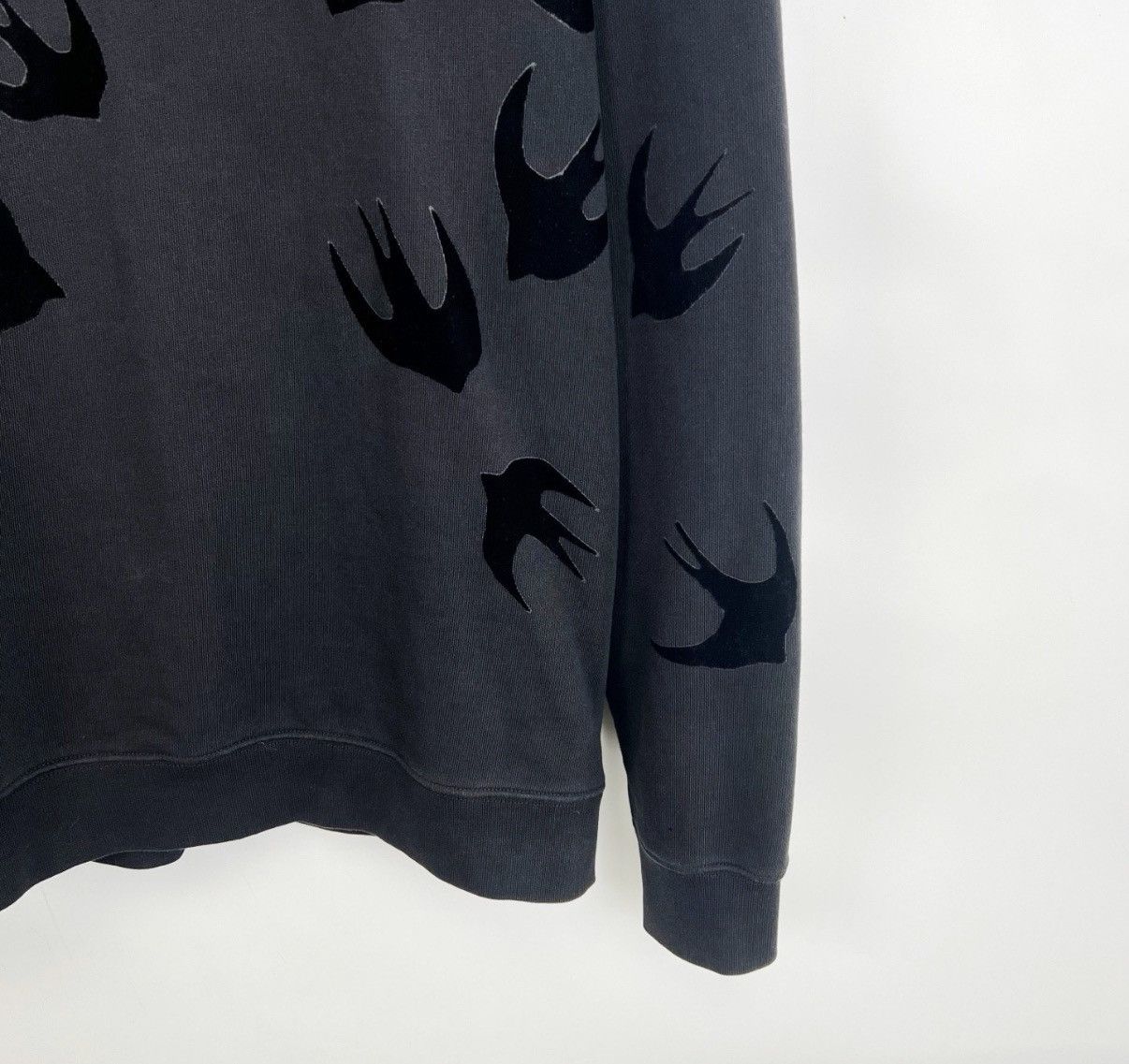 Alexander McQueen Alexander McQueen Long Sleeve Crew Neck Sweatshirt K12 Size US XL / EU 56 / 4 - 5 Thumbnail