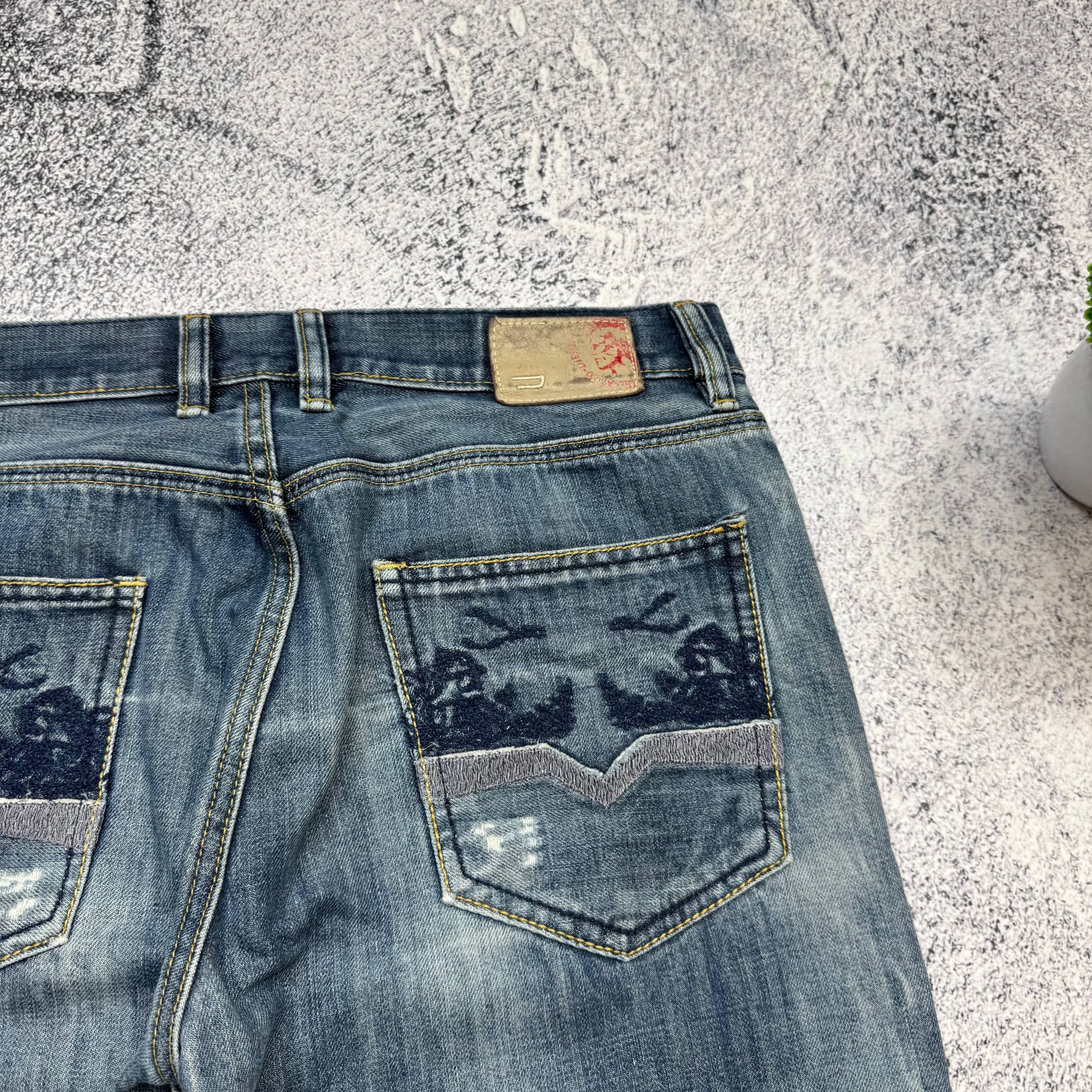 Diesel Diesel Industry BaggyFaded Big Logo Denim Jeans Mens Size 34 Size US 34 / EU 50 - 10 Thumbnail