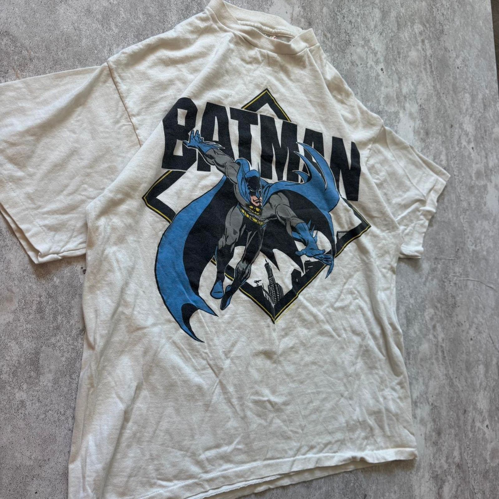 DC Comics Vintage 1988 DC Comics Batman T-Shirt – Size Large Size US L / EU 52-54 / 3 - 2 Thumbnail
