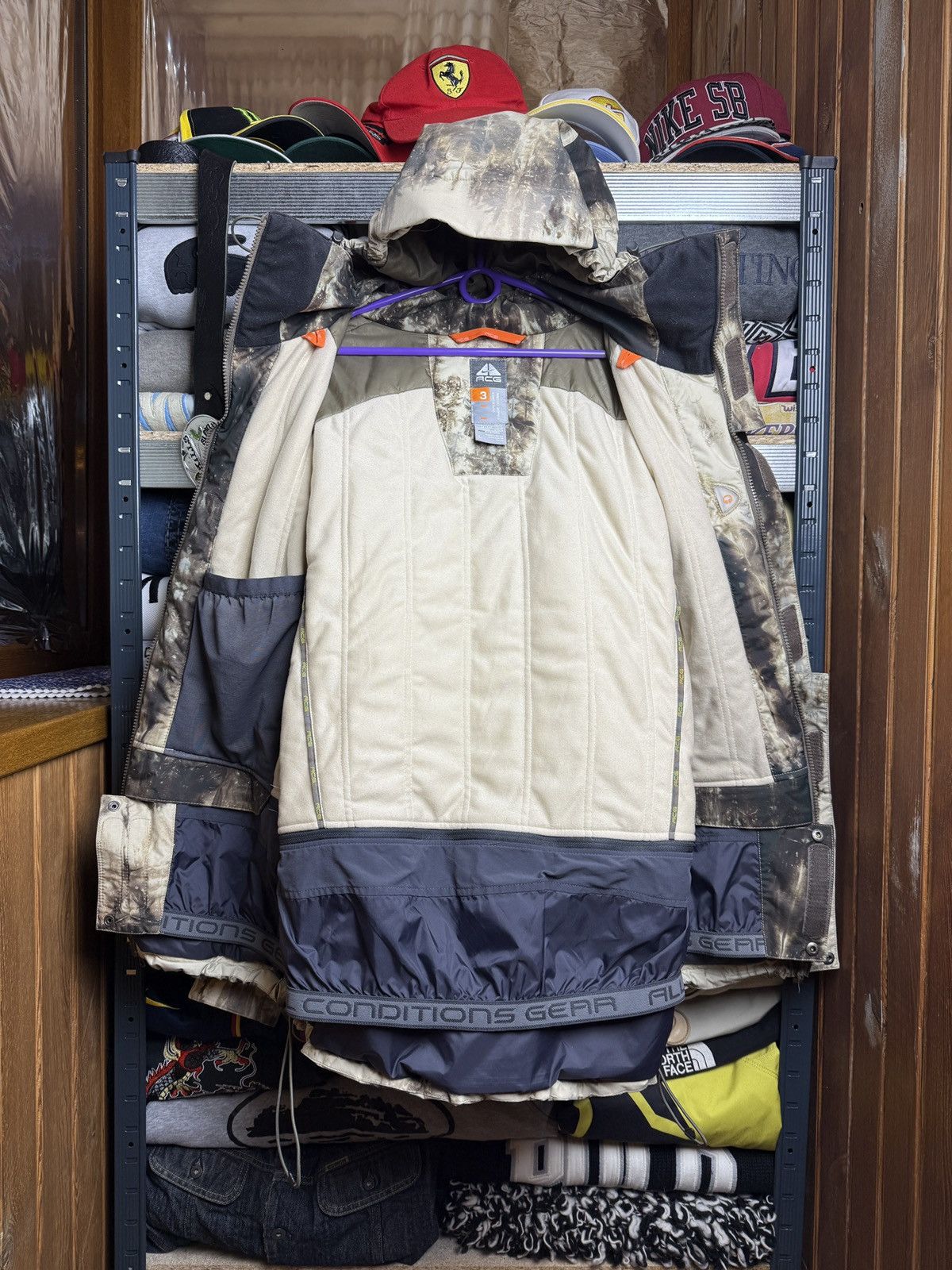 Nike ACG Nike ACG Abstract Print Technical Ski Jacket Size US L / EU 52-54 / 3 - 13 Thumbnail