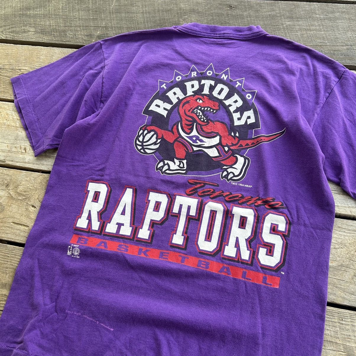 Salem Sportswear Vintage 90s Toronto Raptors NBA Salem Sportswear T Shirt Size US L / EU 52-54 / 3 - 2 Thumbnail