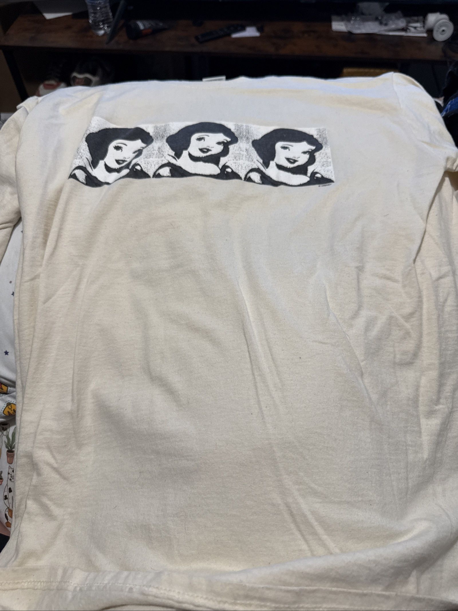 Supreme Supreme Disney Snow White tee Size US L / EU 52-54 / 3 - 1 Thumbnail