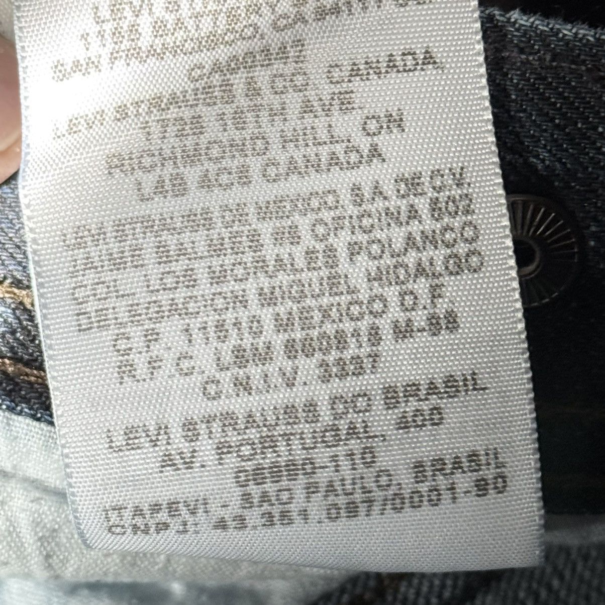 Levi's Levi’s 514 straight fit back zipper pocket jeans 33/30 Size US 33 - 8 Thumbnail