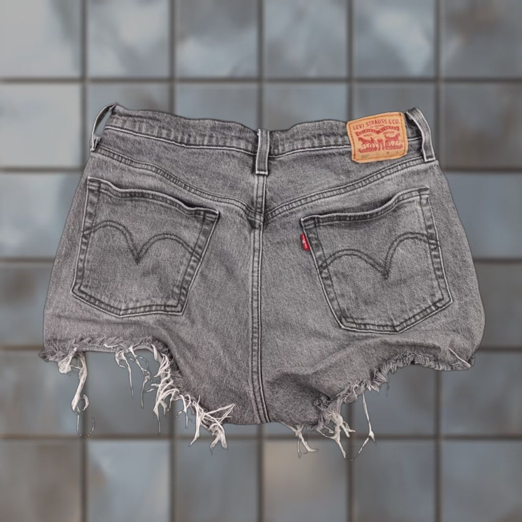 Levi's Levi's 501 Shorts Womens 30 Black Denim Cut Off Button Fly Jorts Beach Casual Size 30" / US 8 / IT 44 - 1 Thumbnail