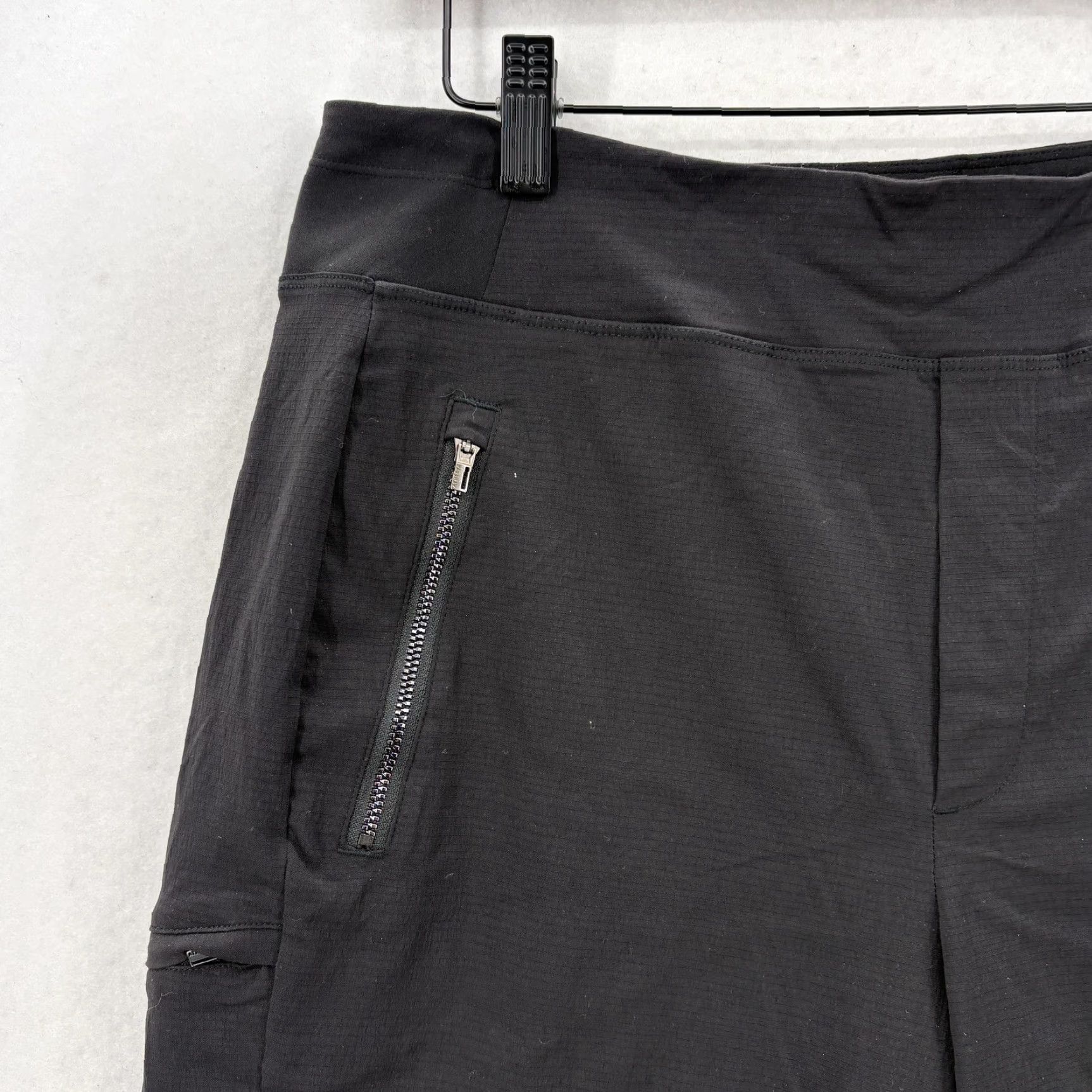Athleta Athleta Trekkie North High Rise Jogger Pants Womens 12 Black Ripstop Taper Gym Size 34" / US 12 / IT 48 - 3 Thumbnail