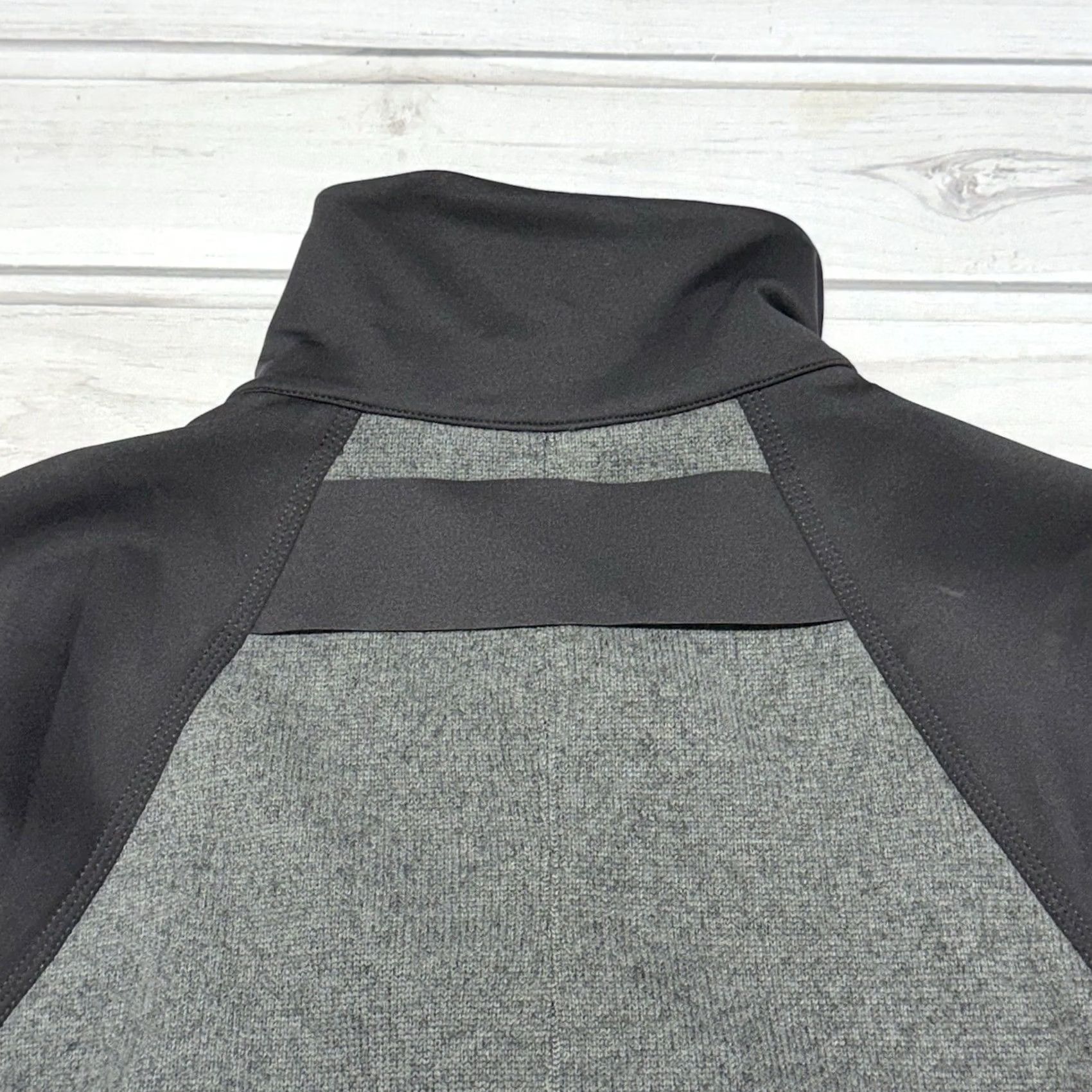 Lululemon Lululemon Both Ways Bomber Jacket Womens 8 Black Gray Reversible Full Zip Jacket Size M / US 6-8 / IT 42-44 - 4 Thumbnail