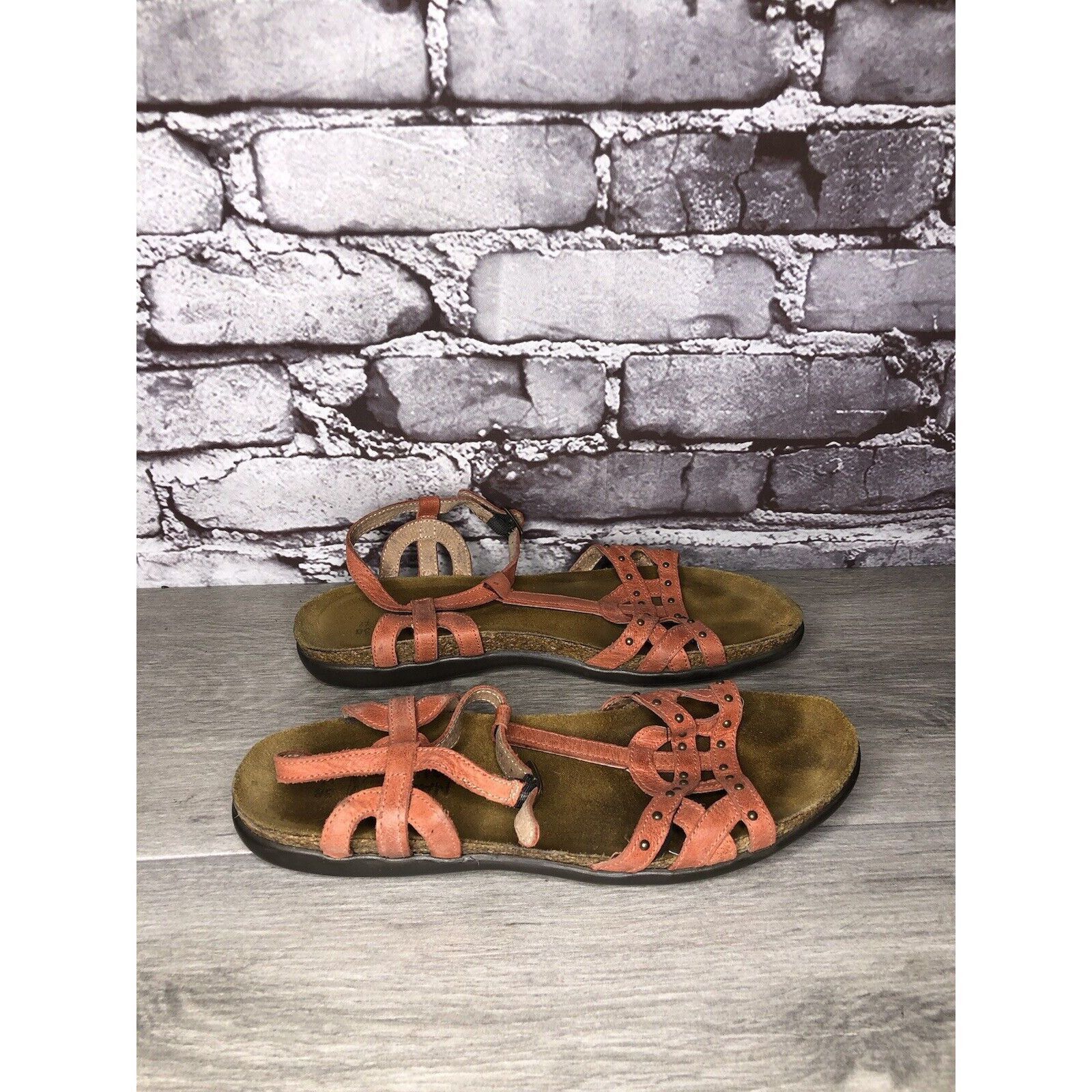 Other Naot Coral Pink Leather Stud Ankle Strap Casual Sandals Wome Size US 7.5 / IT 37.5 - 3 Thumbnail