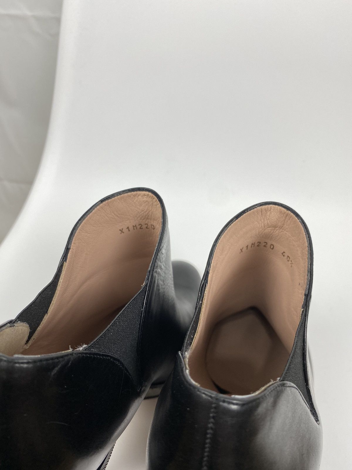 Giorgio Armani Giorgio Armani Leather Ankle Boots size 40 Size US 10 / IT 40 - 9 Thumbnail