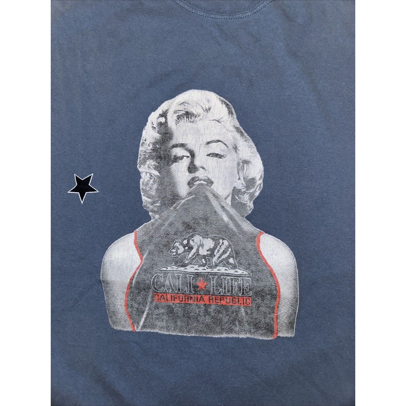 Vintage Marlyn Monroe California T-Shirt Blue XL 24x28 Y2K Size US XL / EU 56 / 4 - 2 Thumbnail