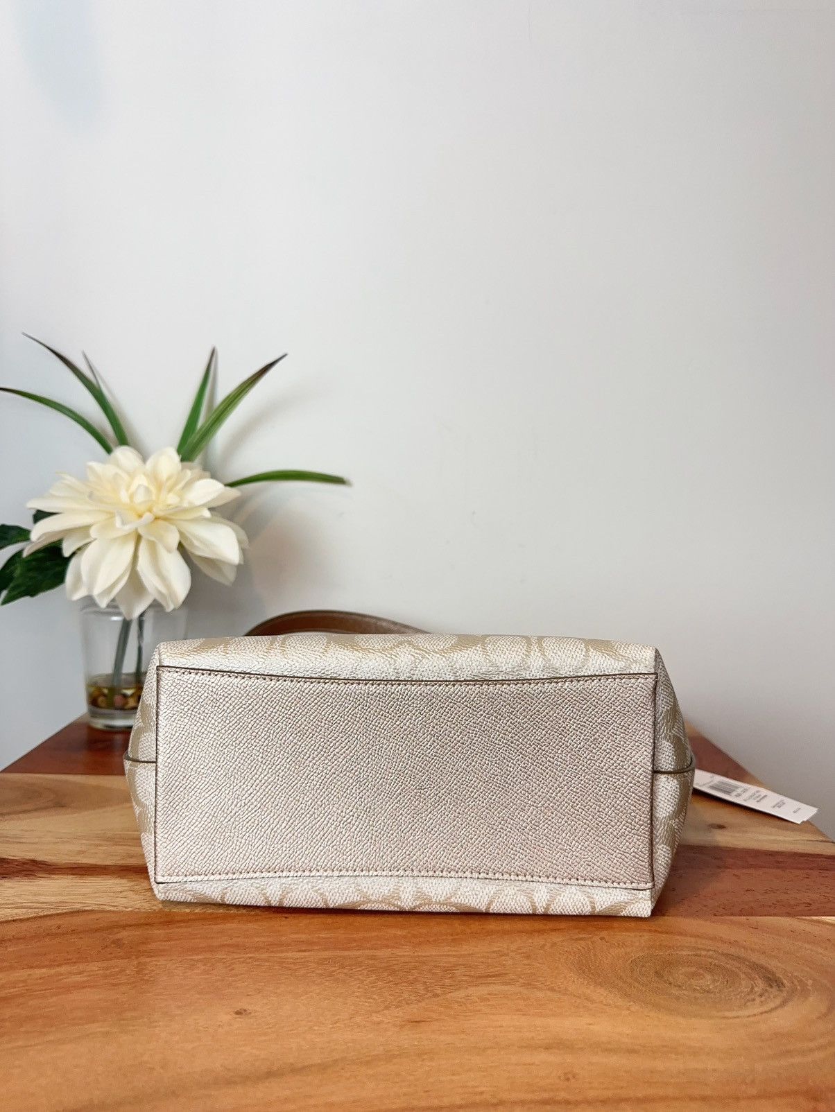 Coach NWT Coach Zip Top Shoulder Bag In Signature Canvas Size ONE SIZE - 4 Thumbnail