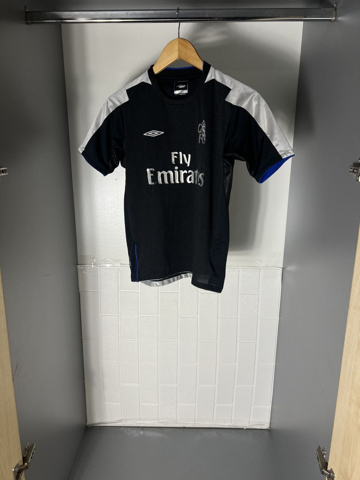 Umbro VINTAGE UMBRO FC CHELSEA LONDON ENGLAND SOCCER JERSEY RETRO Size US XXS / EU 40 - 2 Thumbnail