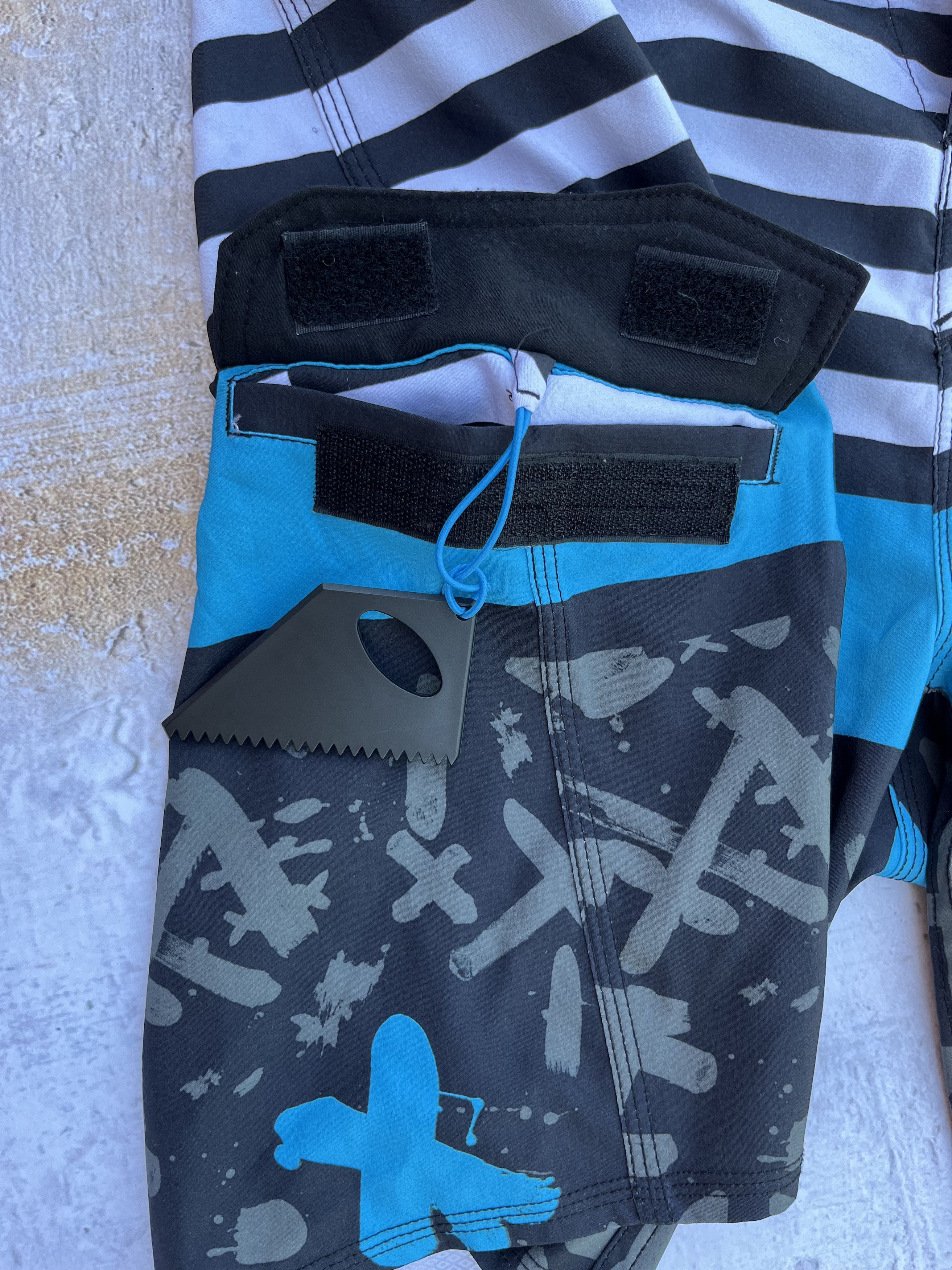 Quiksilver Vintage Swimming Shorts Quiksilver Men's Size 34 Size US 34 / EU 50 - 6 Thumbnail
