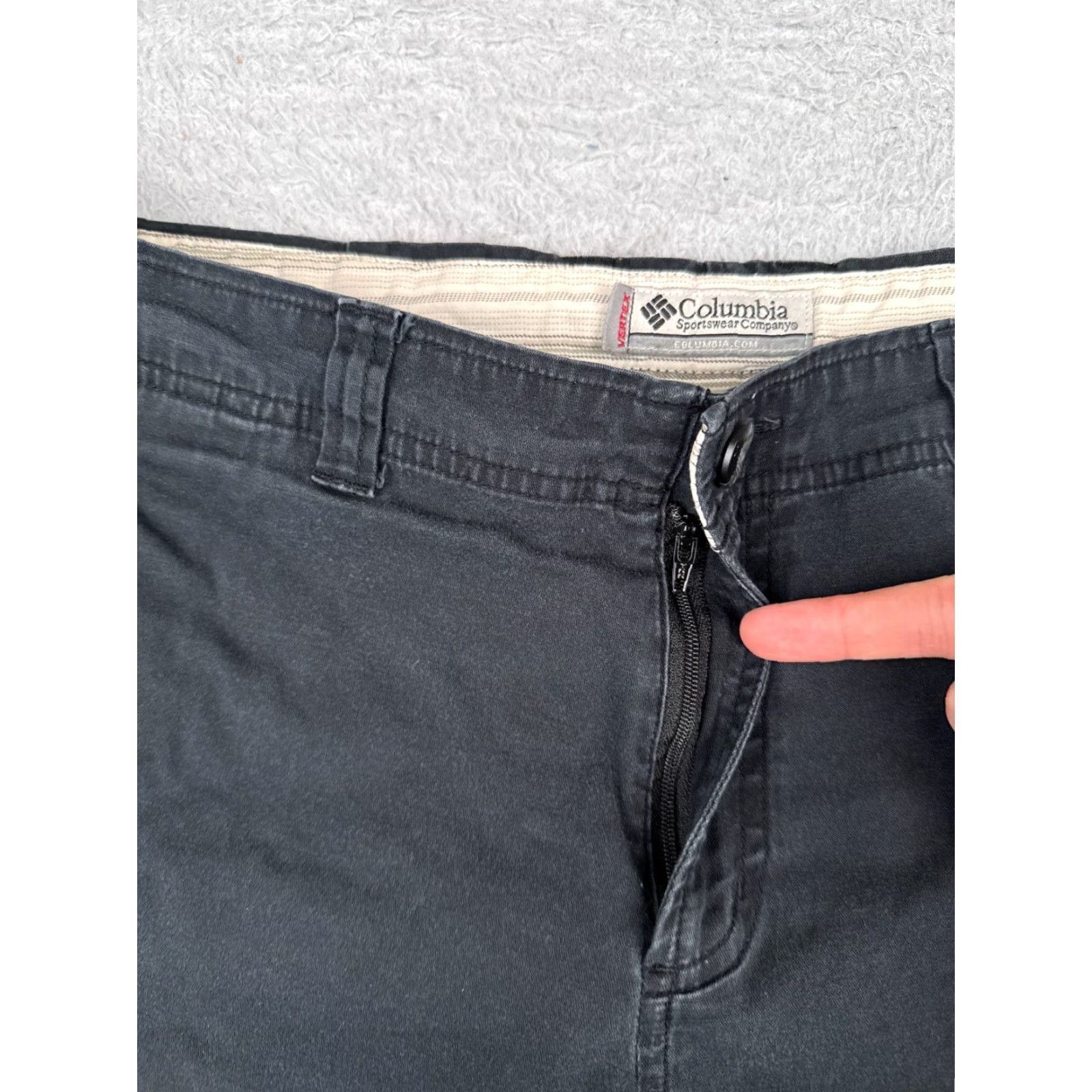 Vintage Columbia Shorts Womens 12 Black Chino Cotton Blend Vertex Hiking Camping 32x5 Size 28" / US 6 / IT 42 - 6 Thumbnail