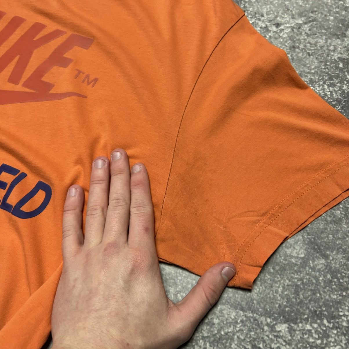 Nike Vintage Nike Big Logo 2000’s streetwear y2k tee size L Size US L / EU 52-54 / 3 - 7 Thumbnail
