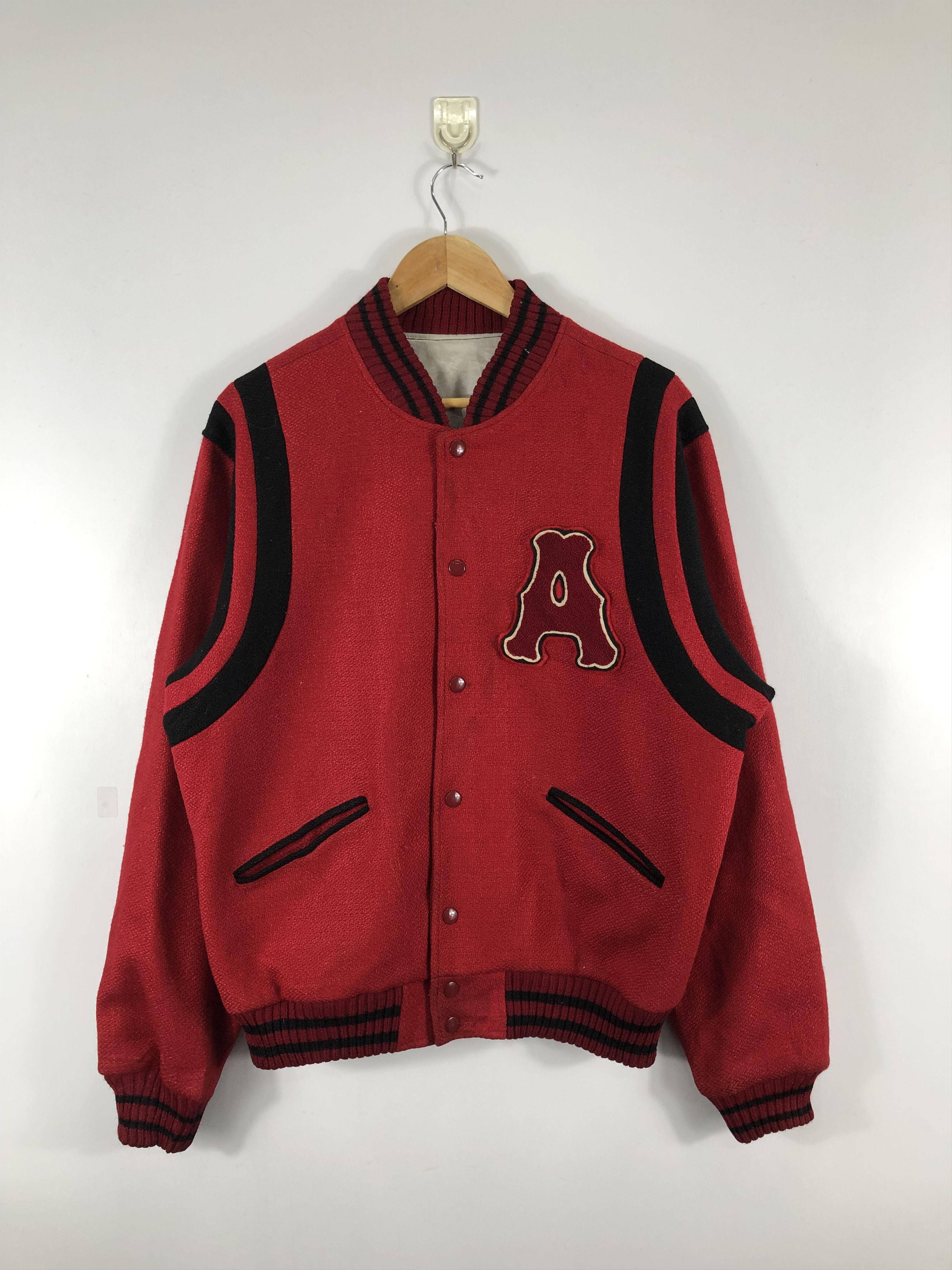 Japanese Brand Vintage 90s NFL Embroidery Logo Varsity Jacket Red V0285 Size US L / EU 52-54 / 3 - 1 Thumbnail