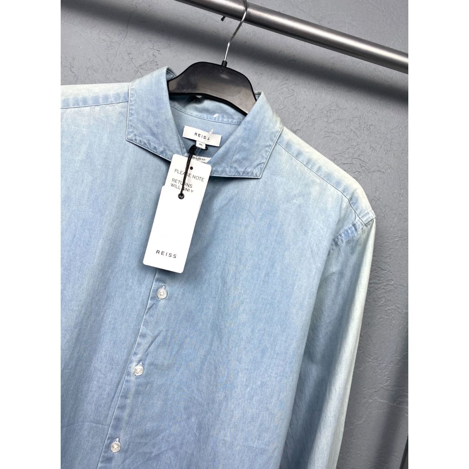 Reiss Reiss Vintage Mens Denim Shirt XL Blue Button-Up Long Sleeve Size US XL / EU 56 / 4 - 2 Thumbnail