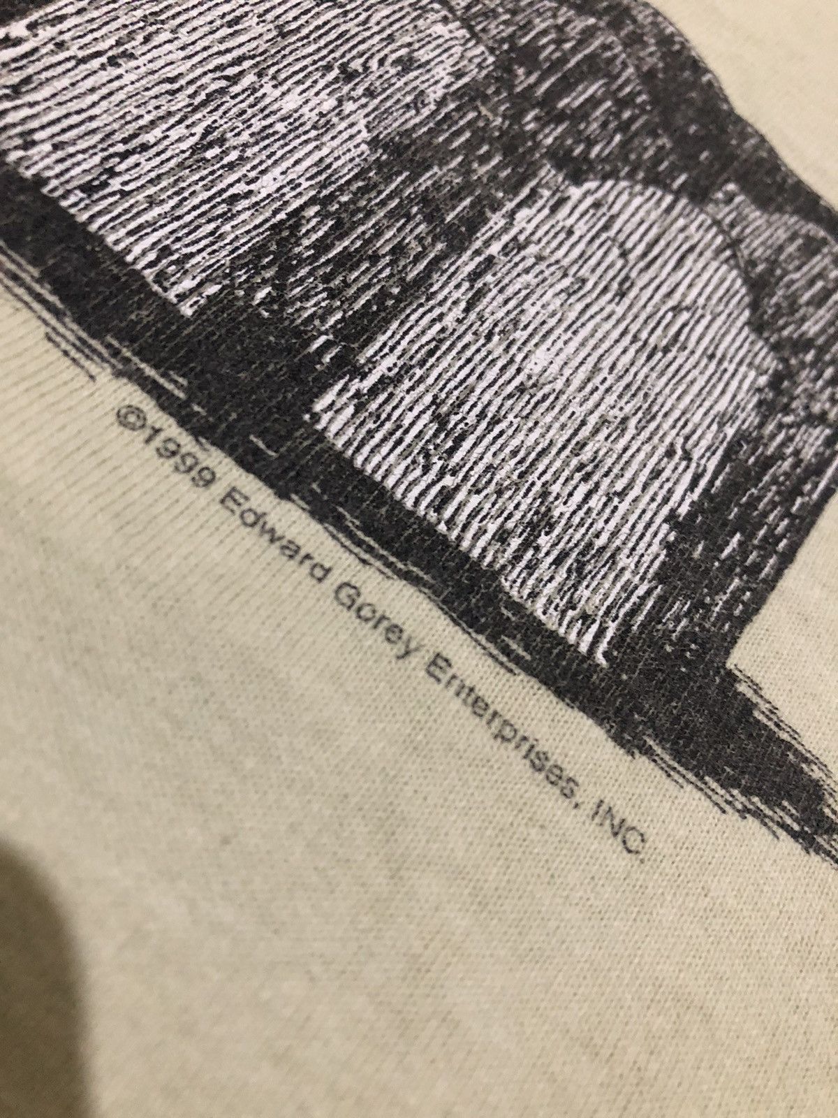 Other Vintage 90s The Gashlycrumb Tinies Erdward Gorey t-shirt Size US XXL / EU 58 / 5 - 7 Thumbnail