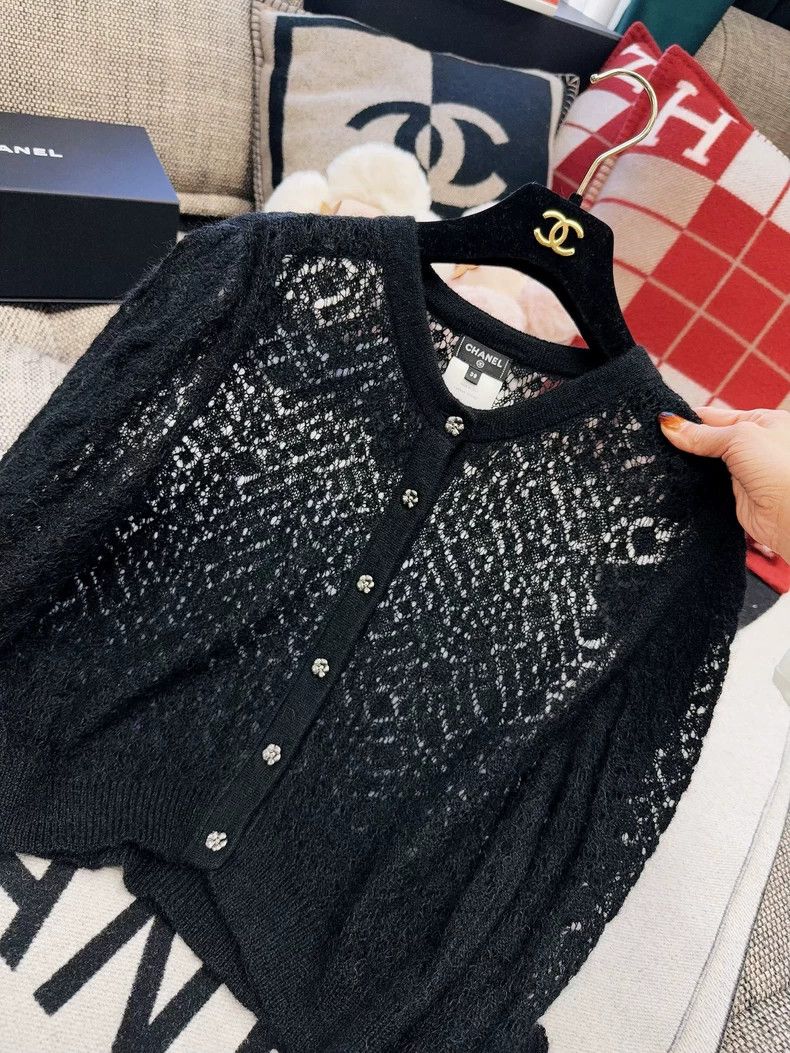 Chanel Chanel 23K autumn and winter black hollow puff sleeve knit Size XS / US 0-2 / IT 36-38 - 3 Thumbnail