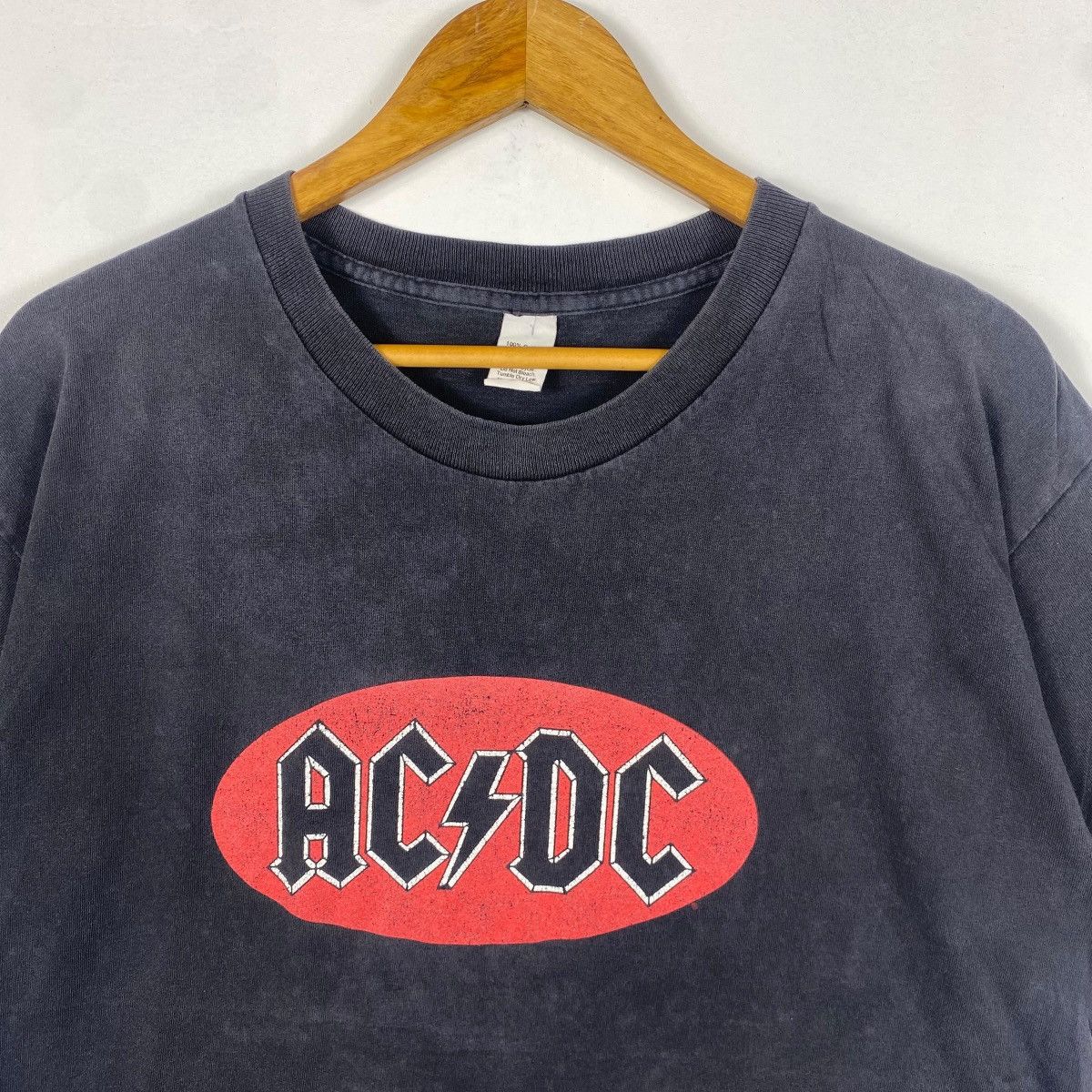 Band Tees Vintage 90s AC/DC Band Logo Faded Tee Shirt Large Size Size US L / EU 52-54 / 3 - 2 Thumbnail