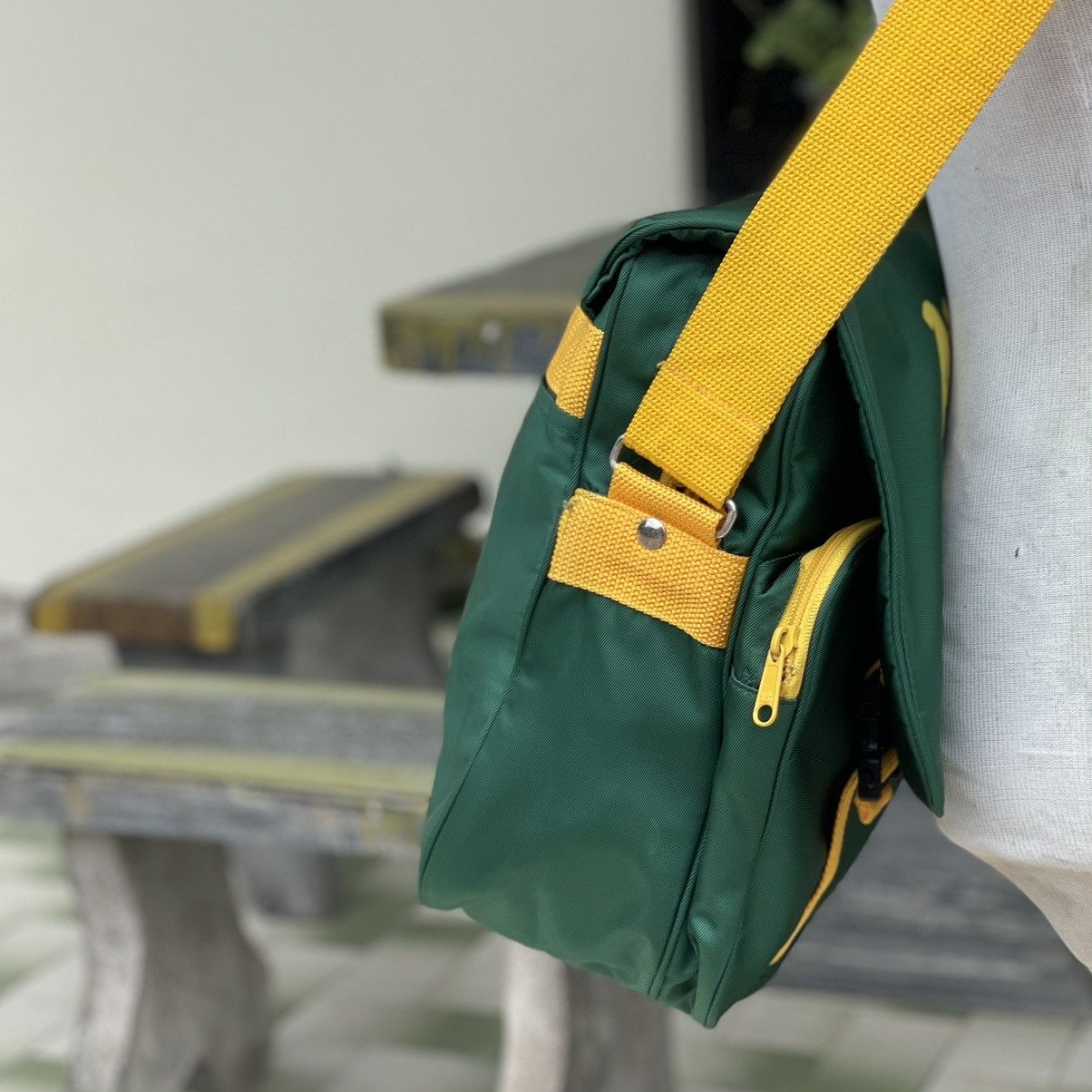 Designer × MLB 90's Oakland Athletics by Yubisha Sangyo Messenger/Gym Bag Size ONE SIZE - 4 Thumbnail