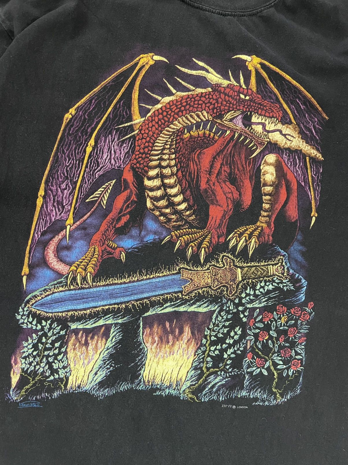 Vintage Vintage Rare Archive Middle Ages Mythology Dragon Flame Tee Size US M / EU 48-50 / 2 - 4 Thumbnail