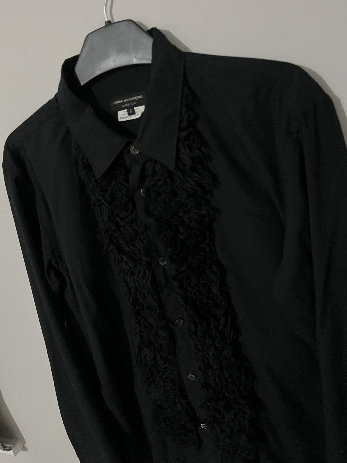 Comme des Garcons Homme Plus Comme des garçon ruffle shirt with faux fur. Size US S / EU 44-46 / 1 - 3 Thumbnail