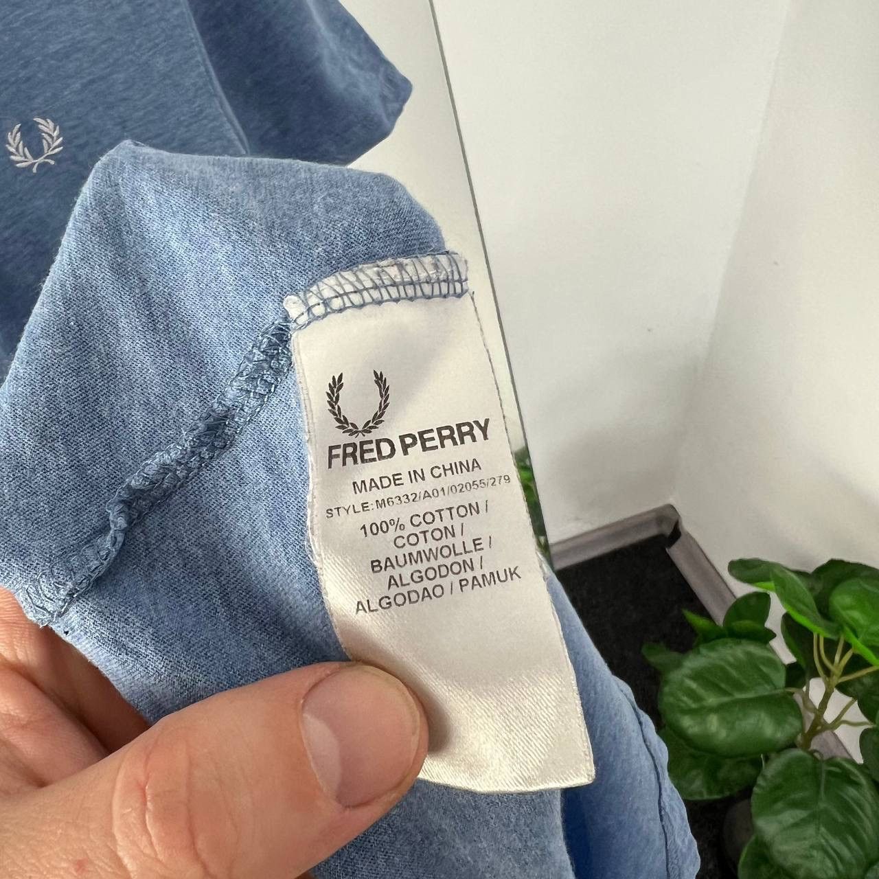 Fred Perry Vintage Fred Perry Mini Logo Distressed T-Shirt Size US M / EU 48-50 / 2 - 5 Thumbnail