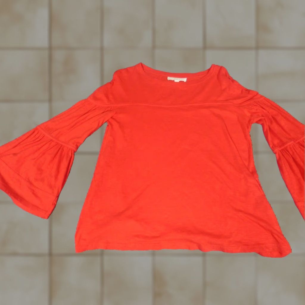 Ann Taylor Loft Ann Taylor Loft Red Bell Sleeve Cotton Blouse M Women Long Sleeve Casual Pullover Ruffle 100% Cotton Regular Size M Size M / US 6-8 / IT 42-44 - 1 Thumbnail