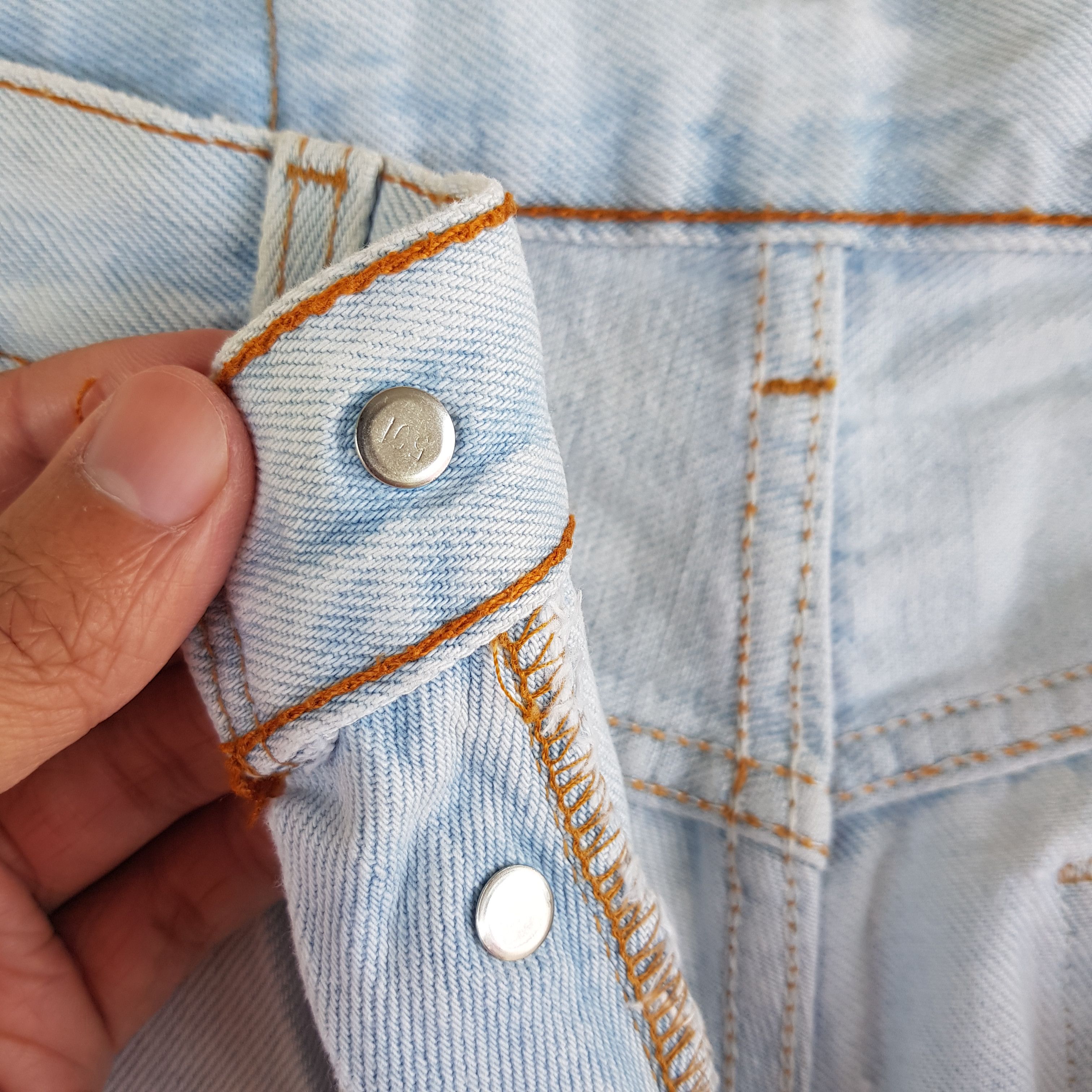 Levi's Vintage Dirty Levis 501 Light Wash Jeans Levi's Faded Denim Size US 30 / EU 46 - 6 Thumbnail