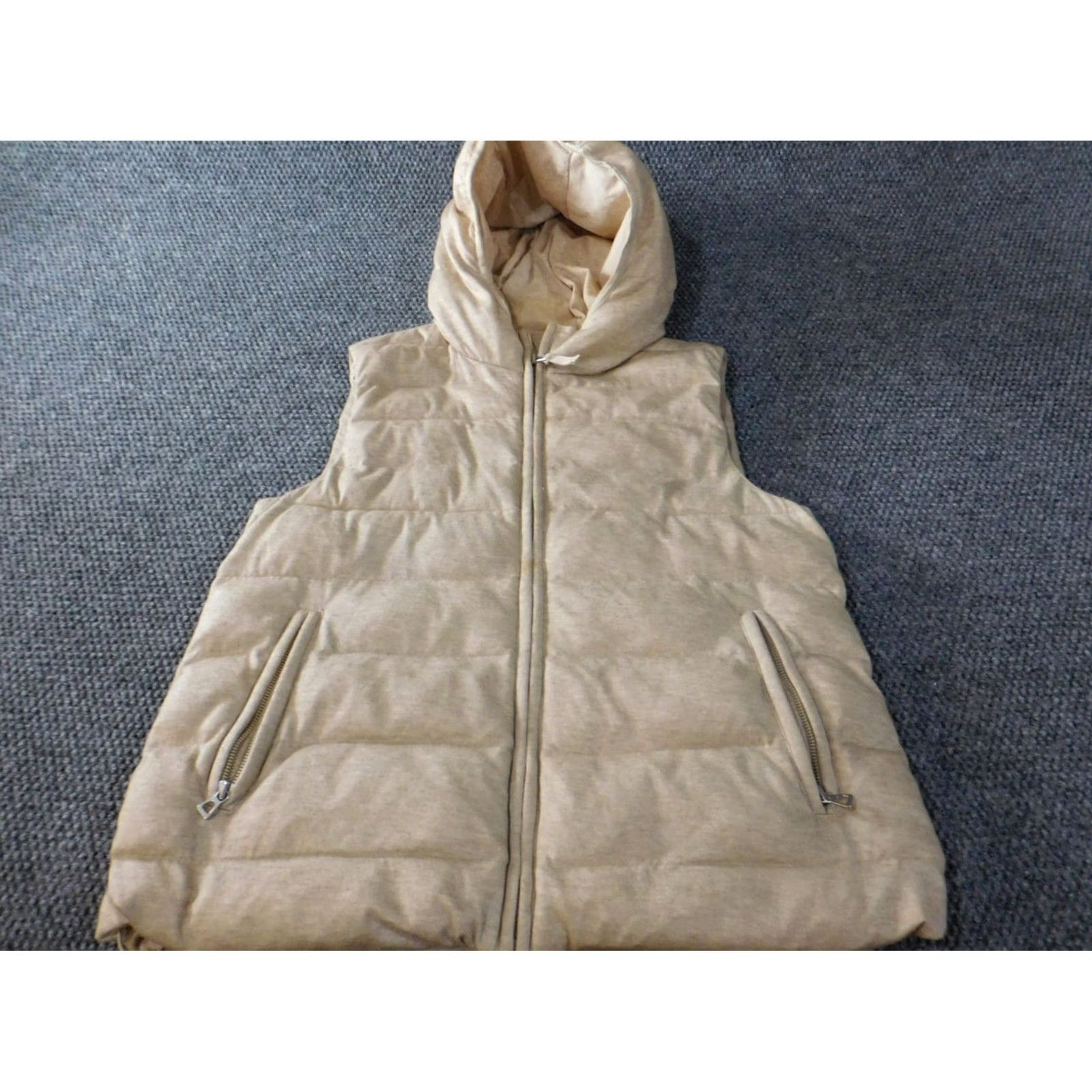 Gap Gap Vest Medium Beige Zip Classic Outdoors Puffer Wool Acrylic - Women, M, Sleeveless, Mid-Length, Solid, Peanuts Theme, Casual Outdoor Jacket Vest Size M / US 6-8 / IT 42-44 - 2 Thumbnail