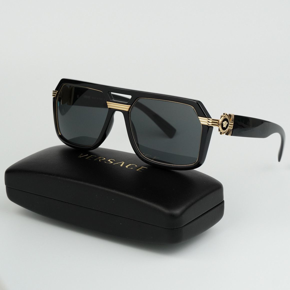 image of New Versace Ve4399 Gb1/87 Pilot Unisex Sunglasses Ve 4399 in Black/Grey, Men's