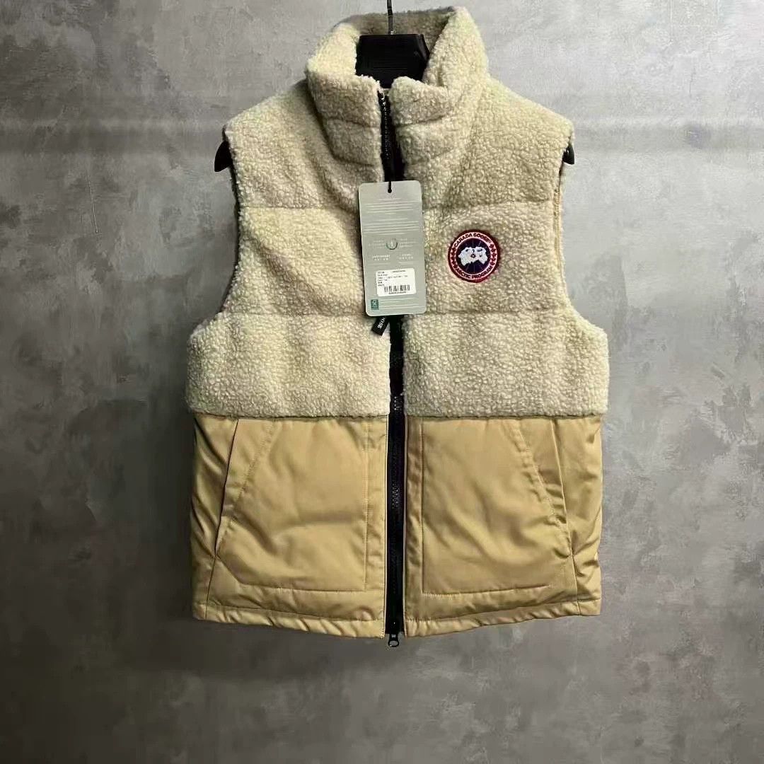 Canada Goose Canada Goose Fleece Yellow Down Jacket M Women Size M / US 6-8 / IT 42-44 - 1 Thumbnail